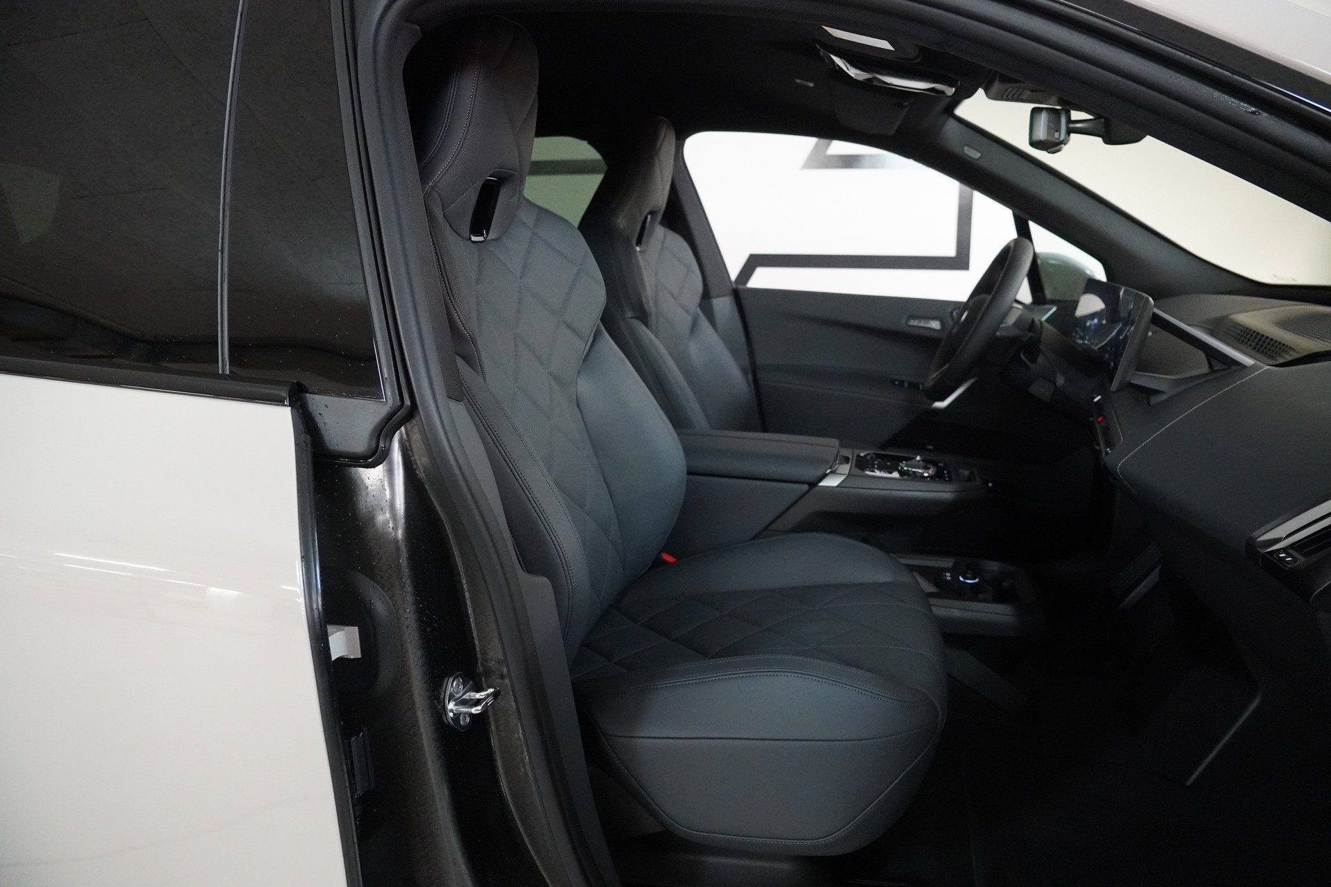 BMW iX xDrive45 M Sport Pro-image-14