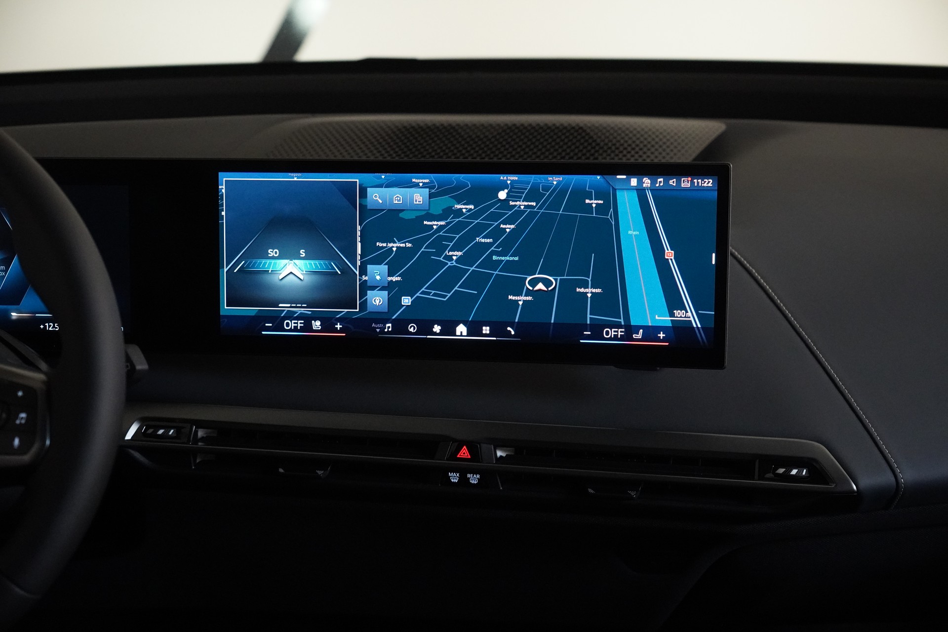 BMW iX xDrive45 M Sport Pro-image-18