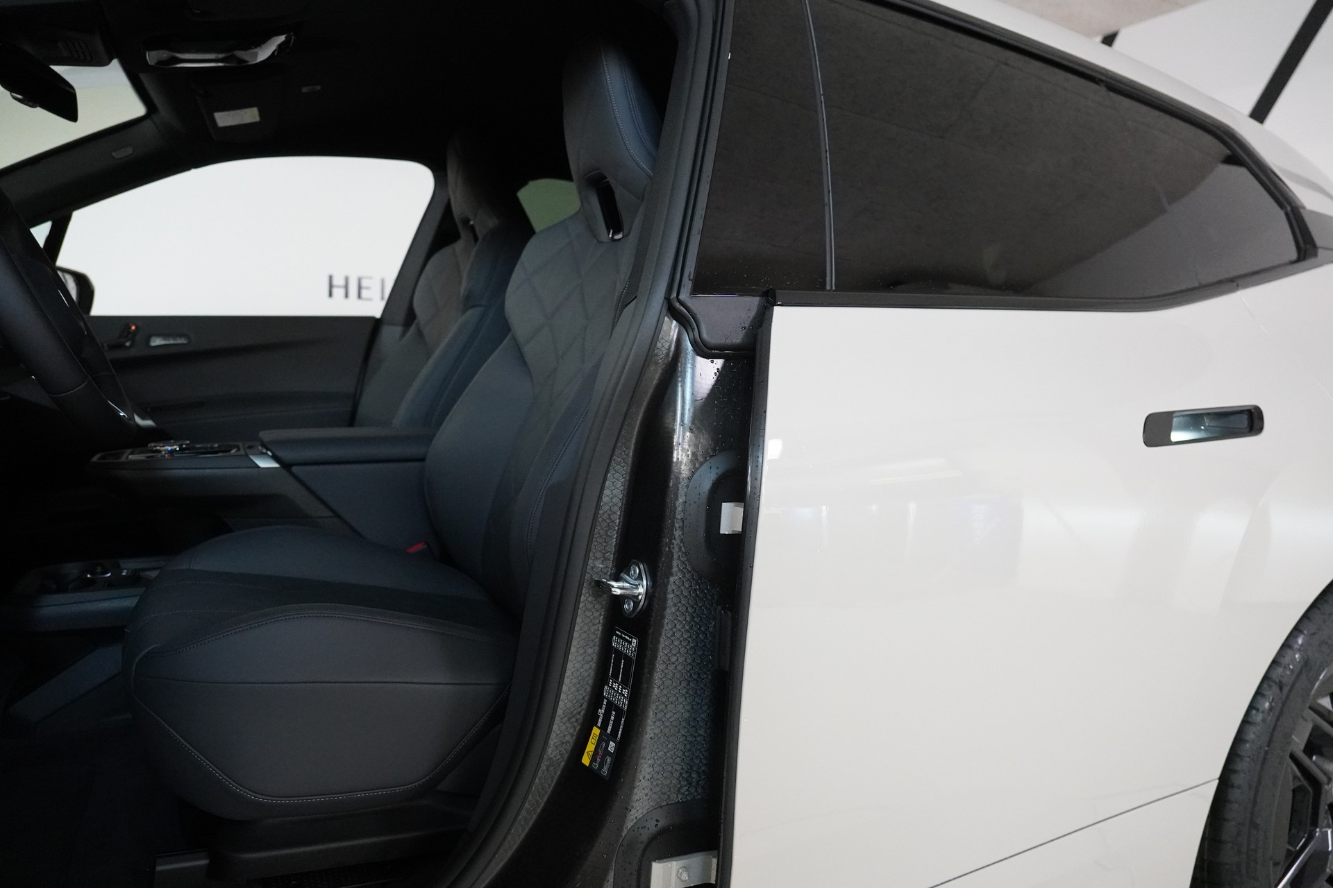 BMW iX xDrive45 M Sport Pro-image-10