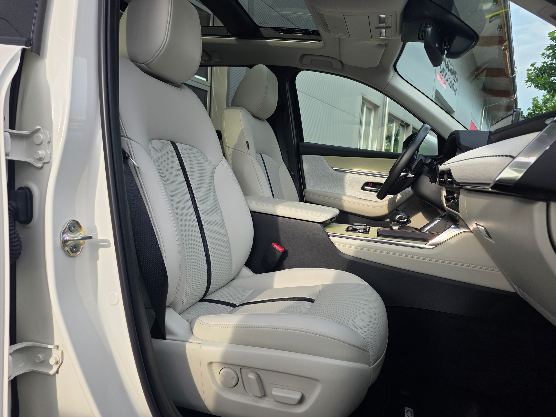 MAZDA CX-60 e-Skyactiv PHEV 327 AWD Takumi PLUS ** VOLLAUSSTATUNG|EL.- AHK|SITZKÜHLUNG| BOSE| KOMFORT+SAFETY PAK.|GARANTIE BIS 09.2028-image-9