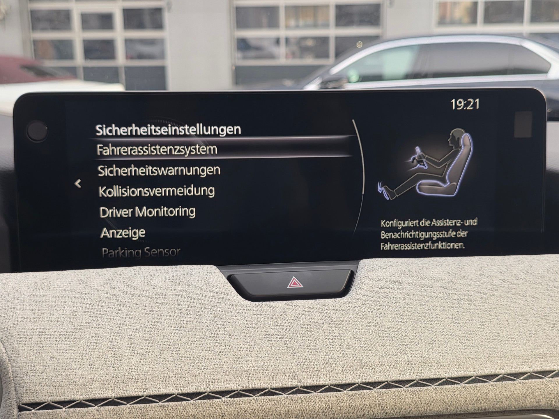 MAZDA CX-60 e-Skyactiv PHEV 327 AWD Takumi PLUS ** VOLLAUSSTATUNG|EL.- AHK|SITZKÜHLUNG| BOSE| KOMFORT+SAFETY PAK.|GARANTIE BIS 09.2028-image-20