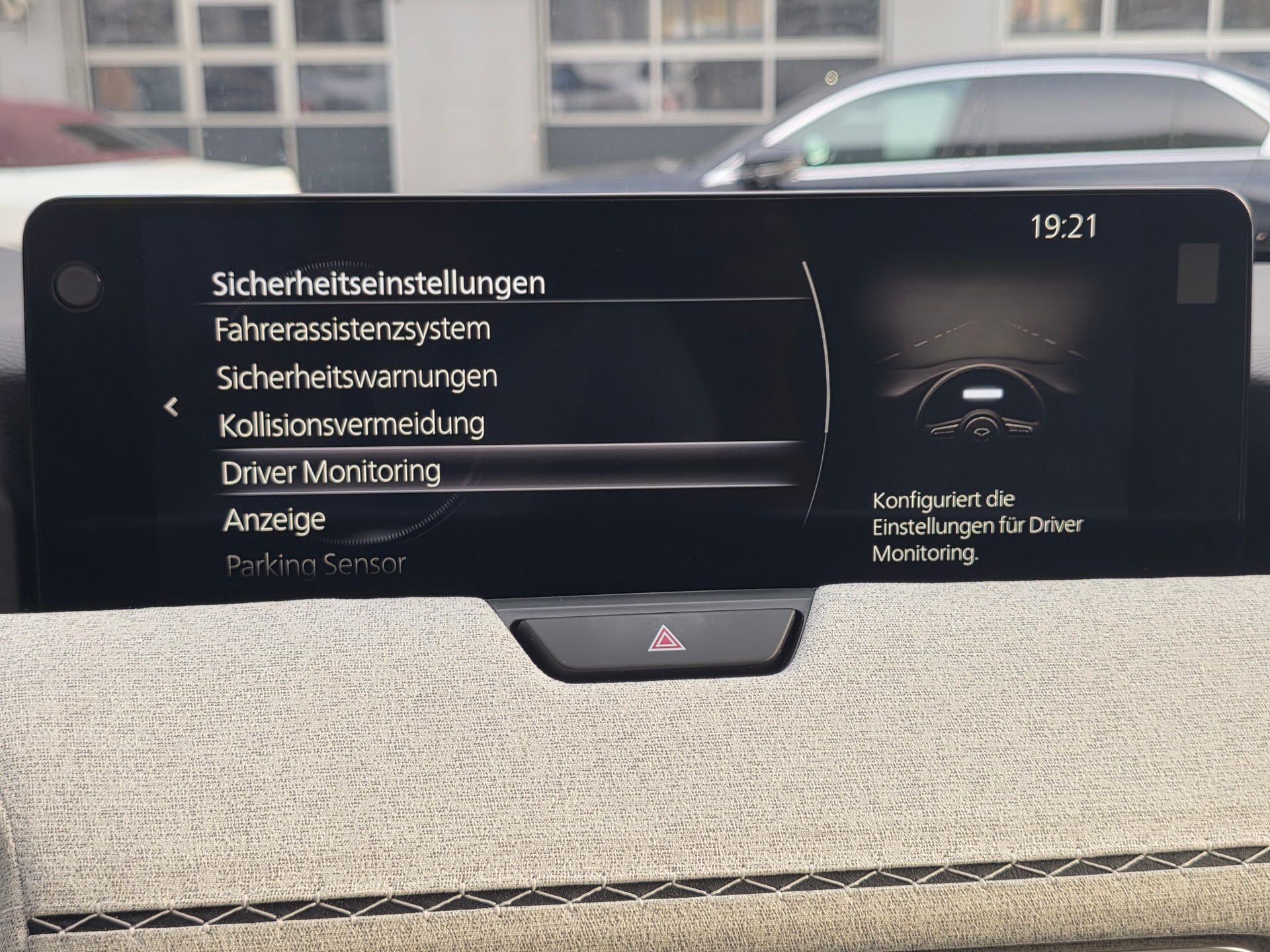 MAZDA CX-60 e-Skyactiv PHEV 327 AWD Takumi PLUS ** VOLLAUSSTATUNG|EL.- AHK|SITZKÜHLUNG| BOSE| KOMFORT+SAFETY PAK.|GARANTIE BIS 09.2028-image-23