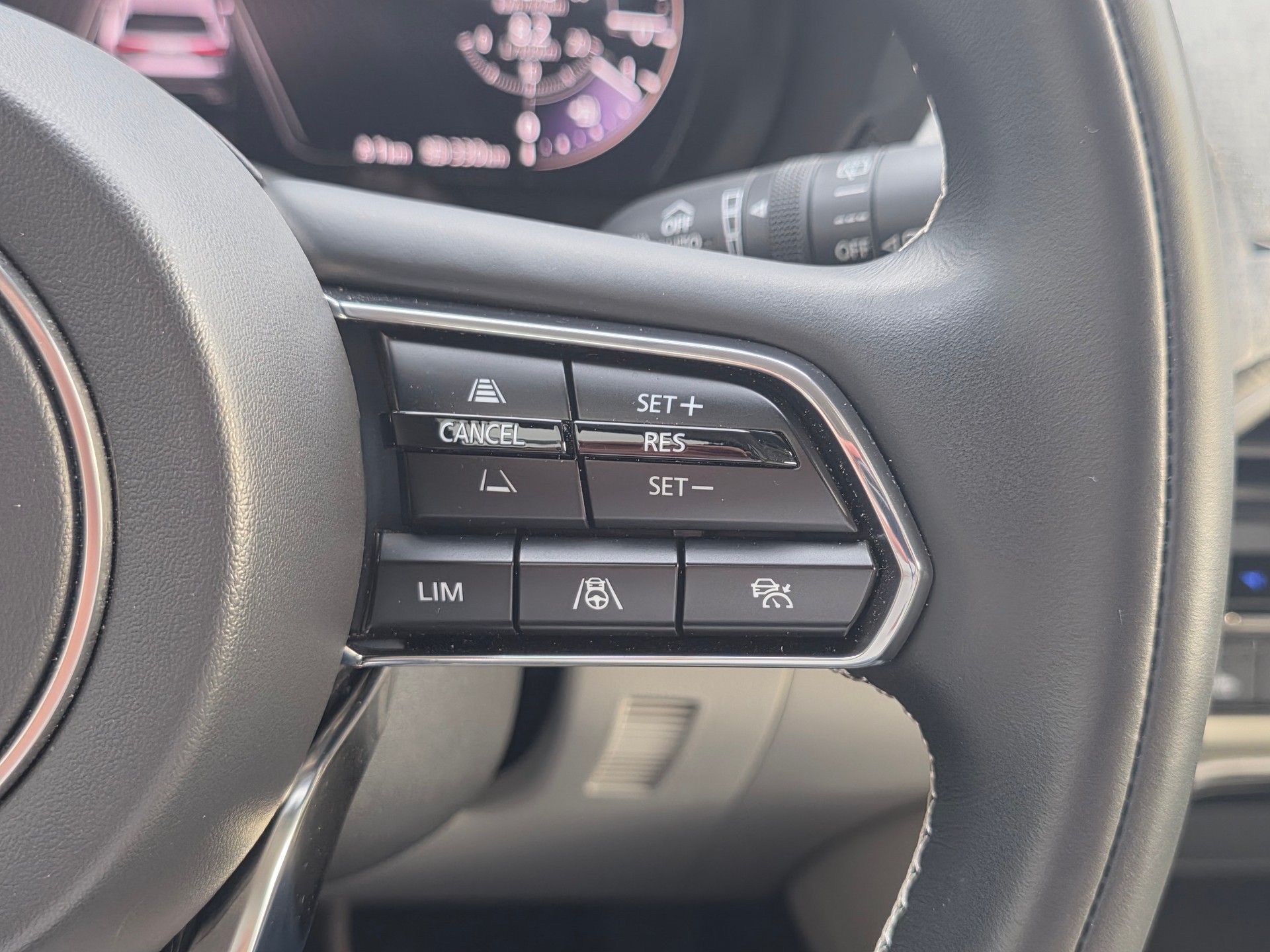 MAZDA CX-60 e-Skyactiv PHEV 327 AWD Takumi PLUS ** VOLLAUSSTATUNG|EL.- AHK|SITZKÜHLUNG| BOSE| KOMFORT+SAFETY PAK.|GARANTIE BIS 09.2028-image-14