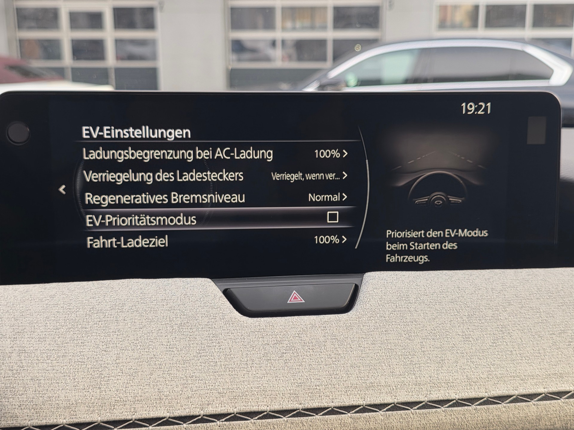 MAZDA CX-60 e-Skyactiv PHEV 327 AWD Takumi PLUS ** VOLLAUSSTATUNG|EL.- AHK|SITZKÜHLUNG| BOSE| KOMFORT+SAFETY PAK.|GARANTIE BIS 09.2028-image-18