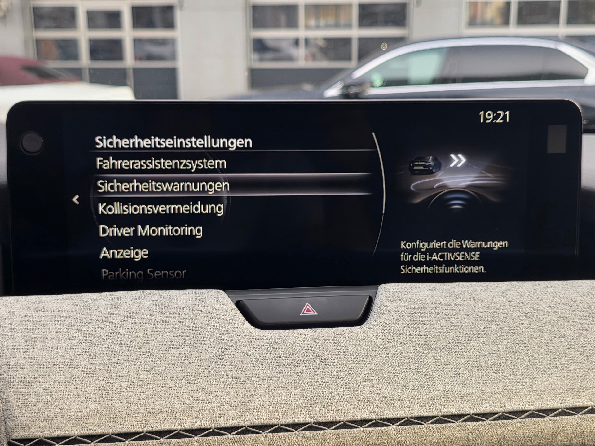 MAZDA CX-60 e-Skyactiv PHEV 327 AWD Takumi PLUS ** VOLLAUSSTATUNG|EL.- AHK|SITZKÜHLUNG| BOSE| KOMFORT+SAFETY PAK.|GARANTIE BIS 09.2028-image-21