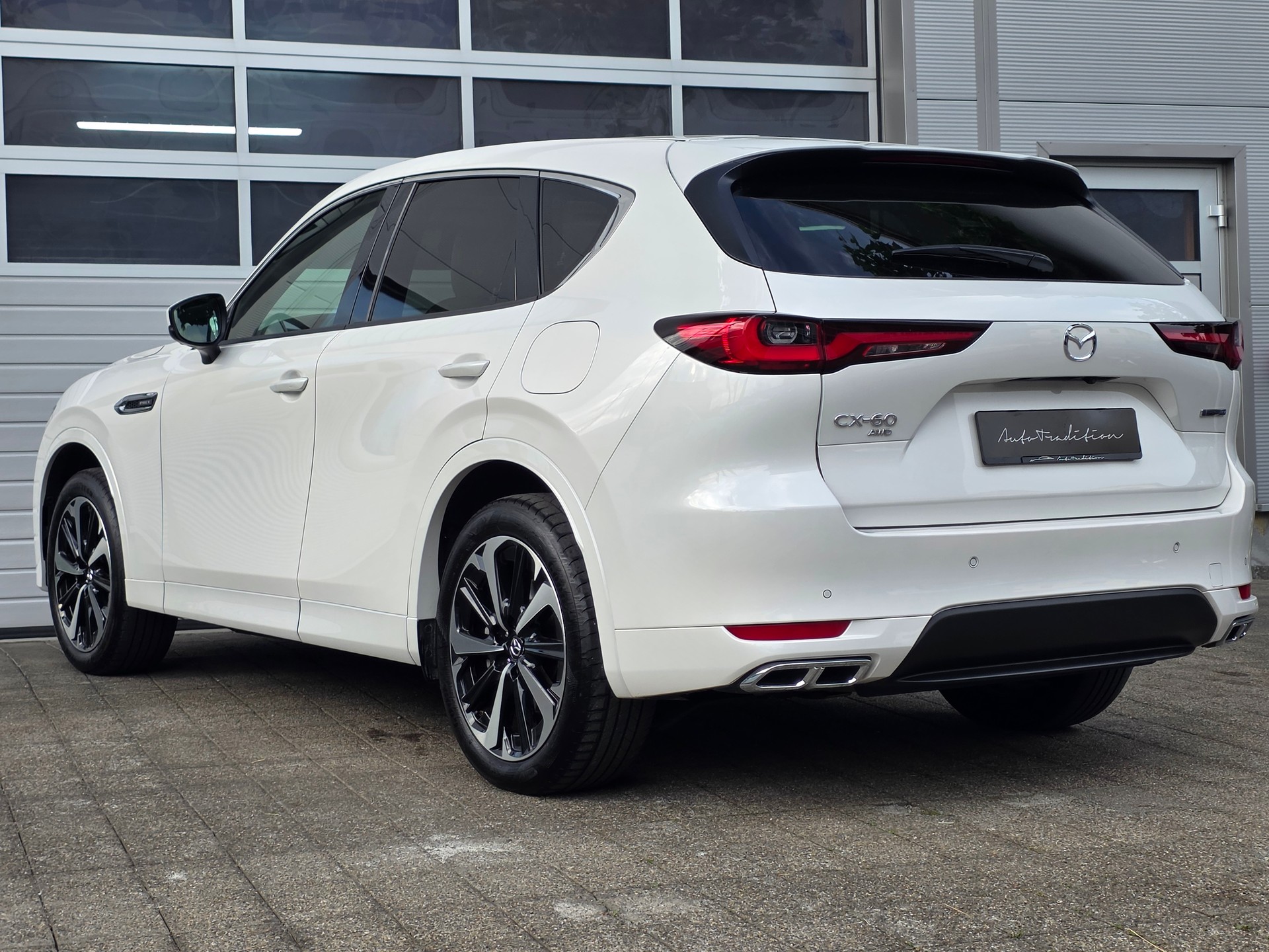 MAZDA CX-60 e-Skyactiv PHEV 327 AWD Takumi PLUS ** VOLLAUSSTATUNG|EL.- AHK|SITZKÜHLUNG| BOSE| KOMFORT+SAFETY PAK.|GARANTIE BIS 09.2028-image-3