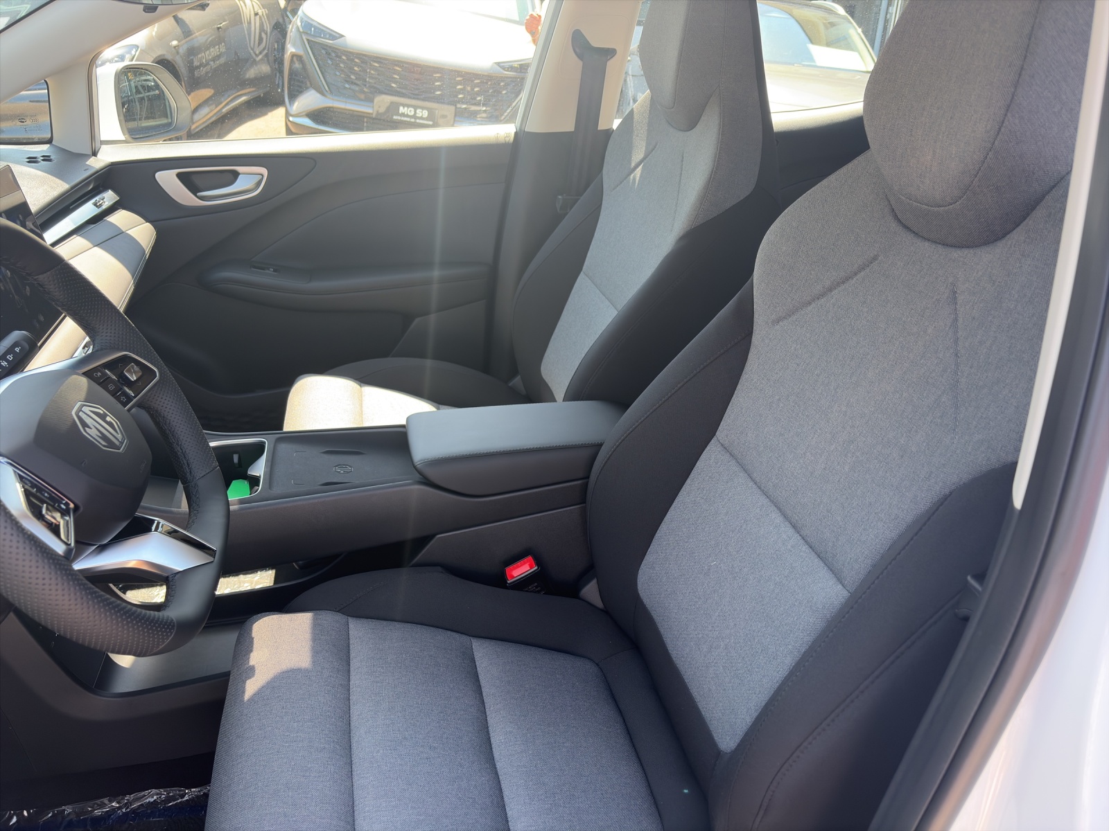 MG 4 Urban 43kWh Comfort-showroom-element-3