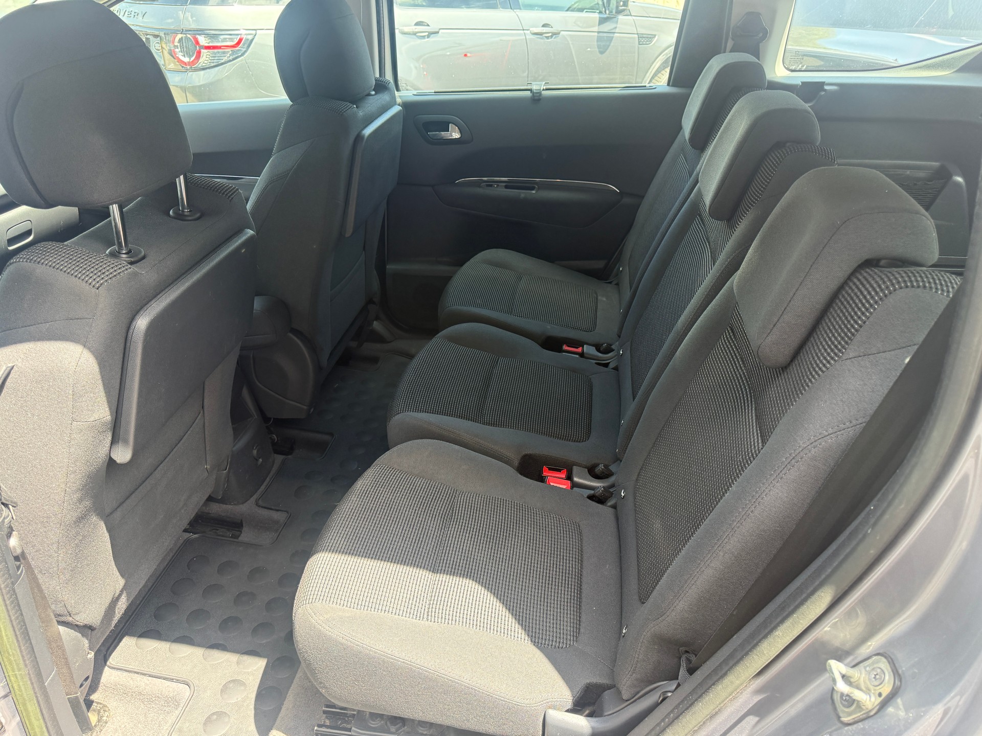 PEUGEOT 5008 2.0 HDI Style-image-5