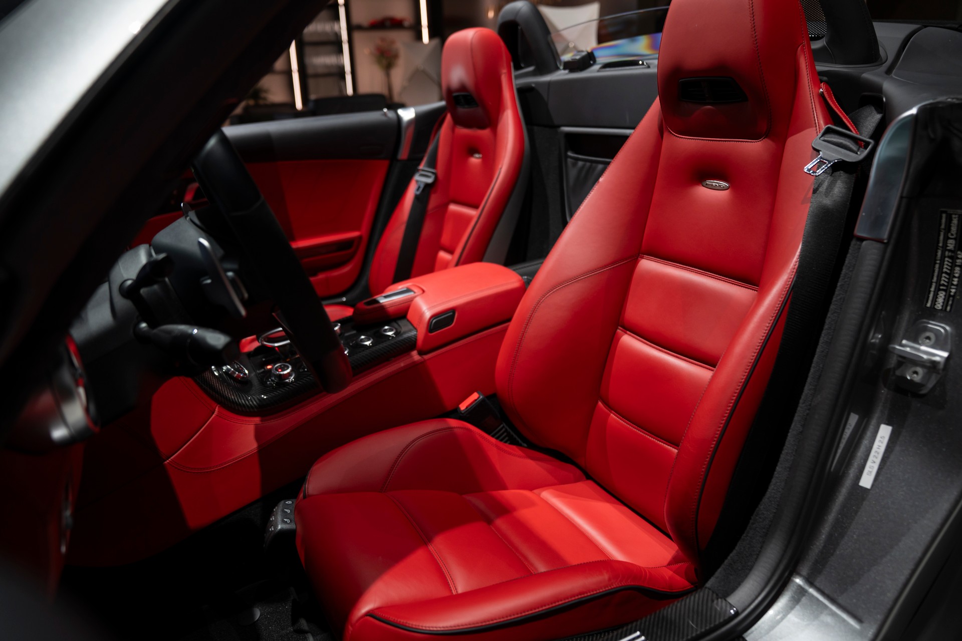 MERCEDES-BENZ SLS 63 AMG Speedshift-image-8