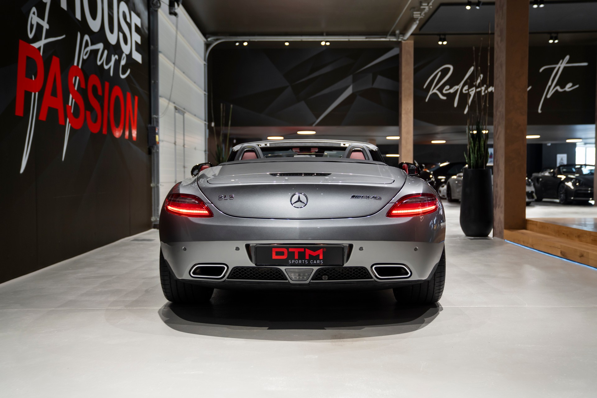 MERCEDES-BENZ SLS 63 AMG Speedshift-image-4