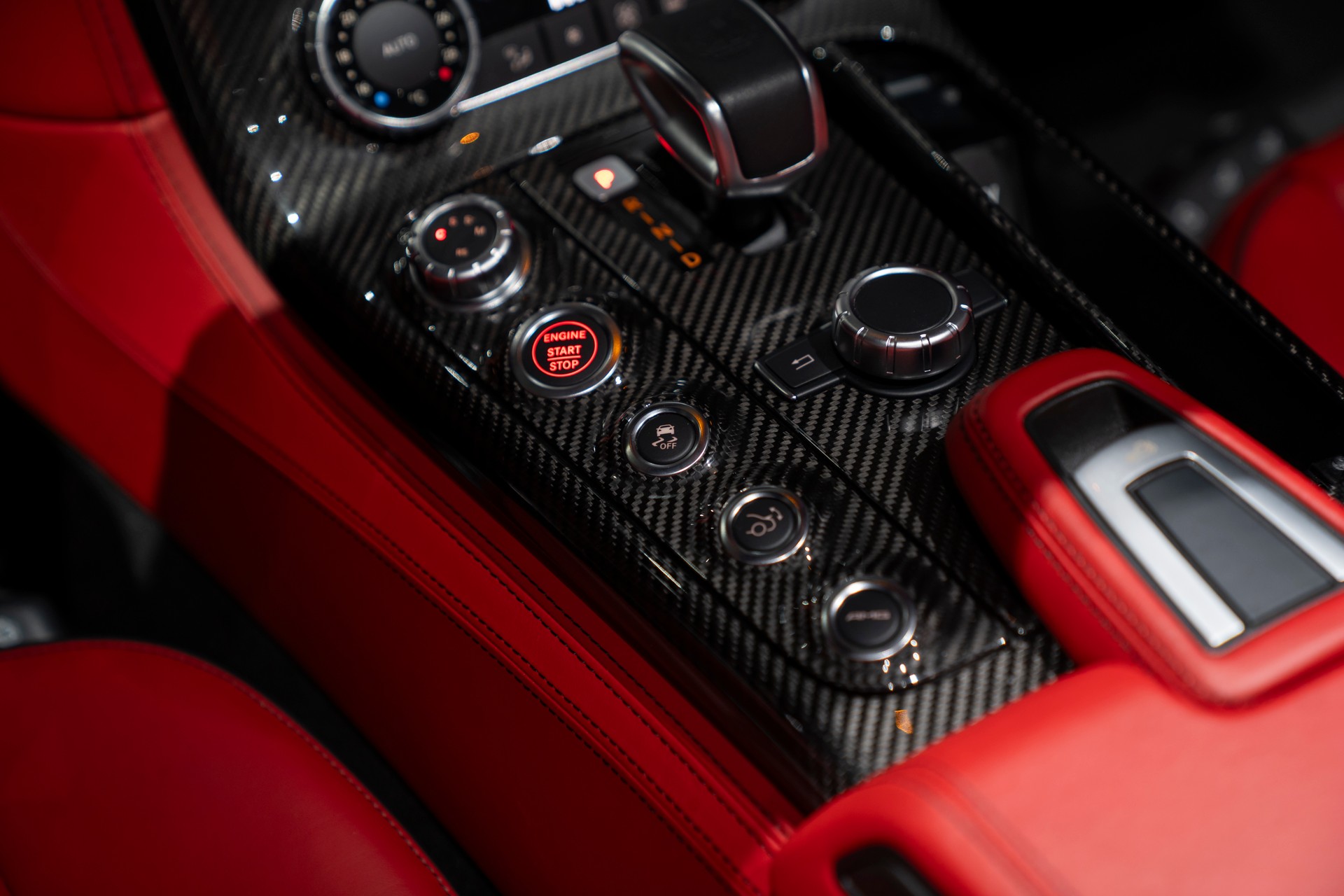 MERCEDES-BENZ SLS 63 AMG Speedshift-image-12