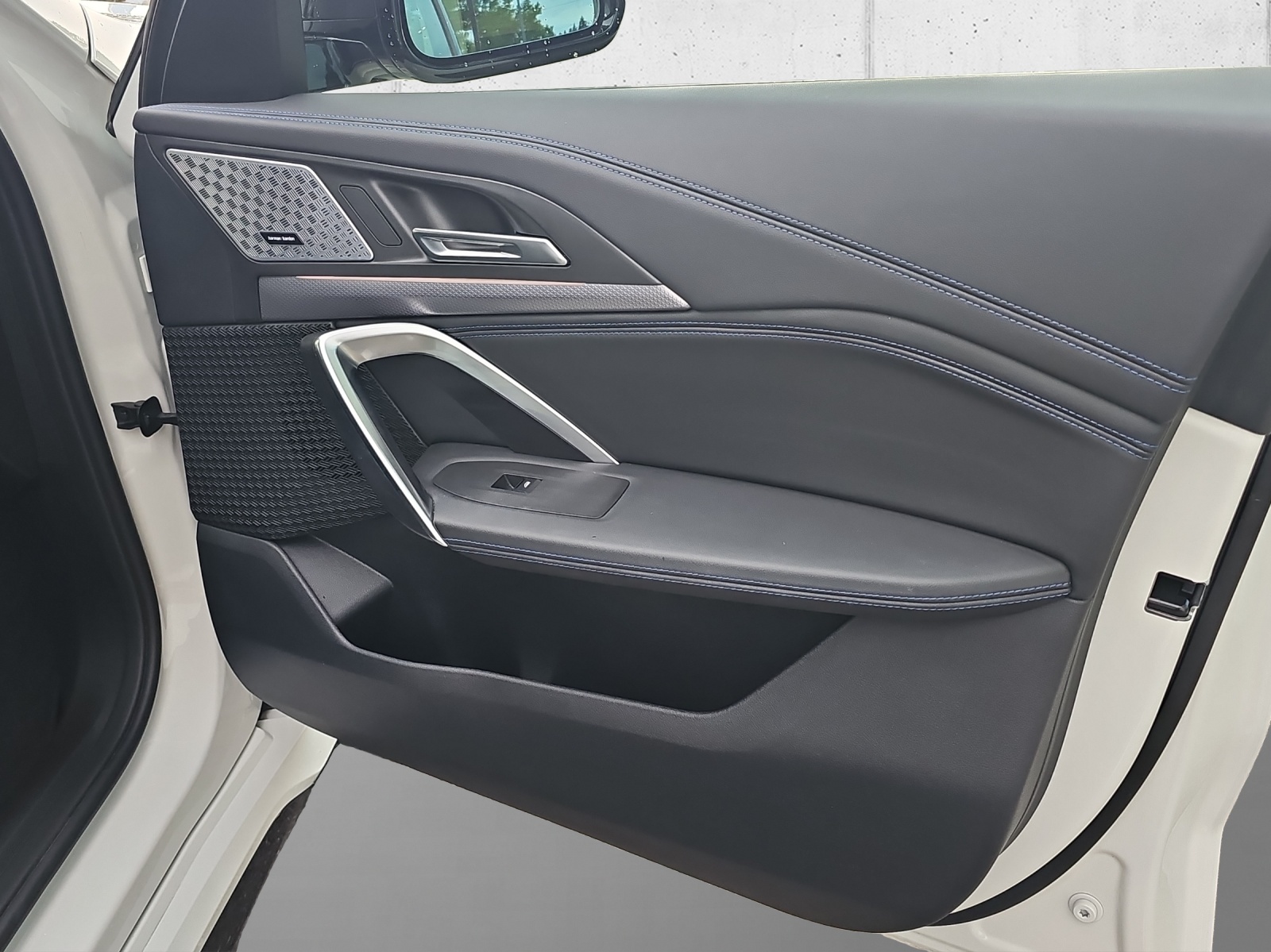 BMW X1 xDrive 23i 48V M Sport-image-18