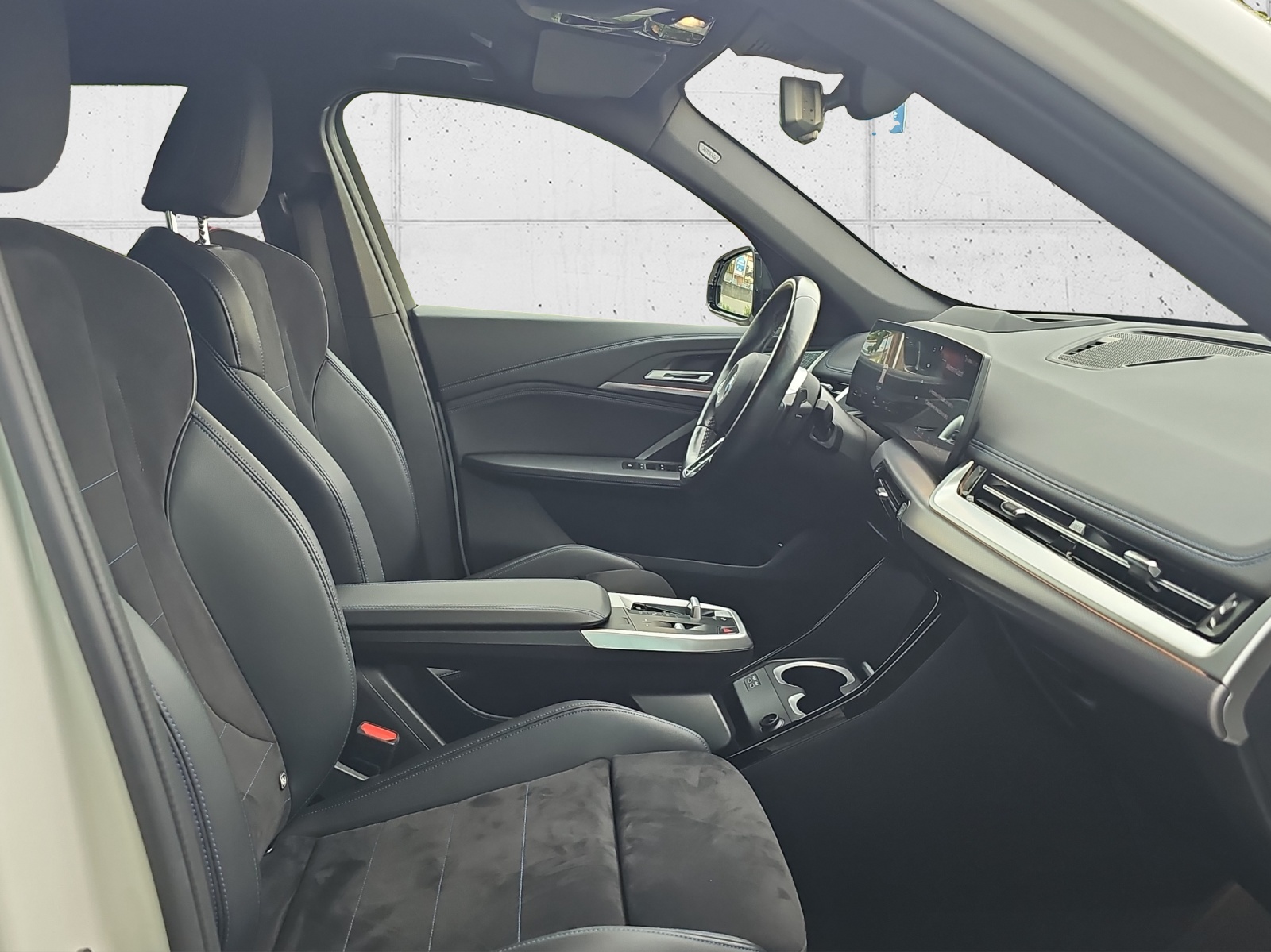 BMW X1 xDrive 23i 48V M Sport-image-16