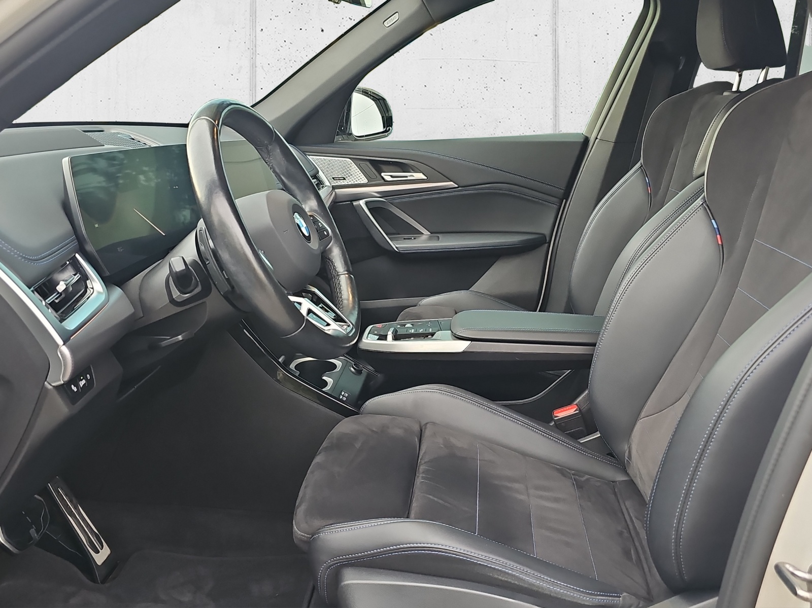 BMW X1 xDrive 23i 48V M Sport-image-9