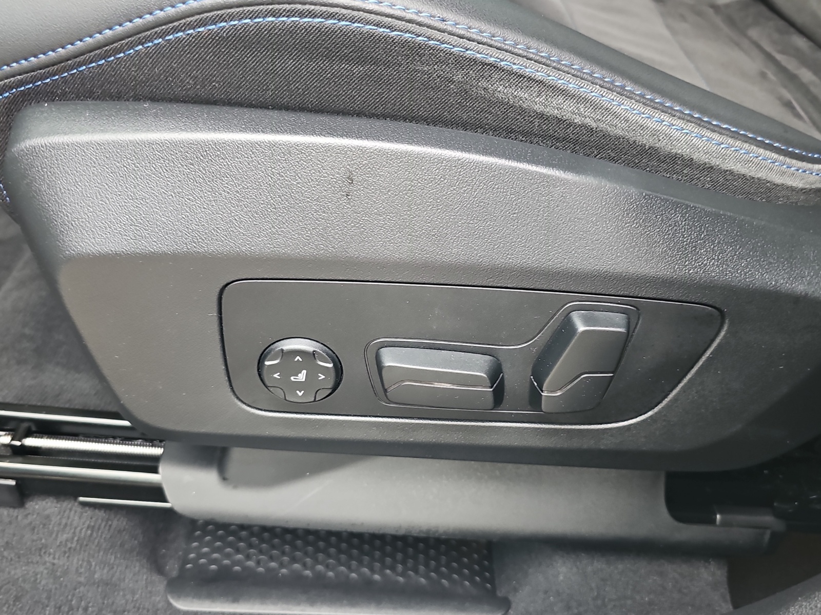 BMW X1 xDrive 23i 48V M Sport-image-20