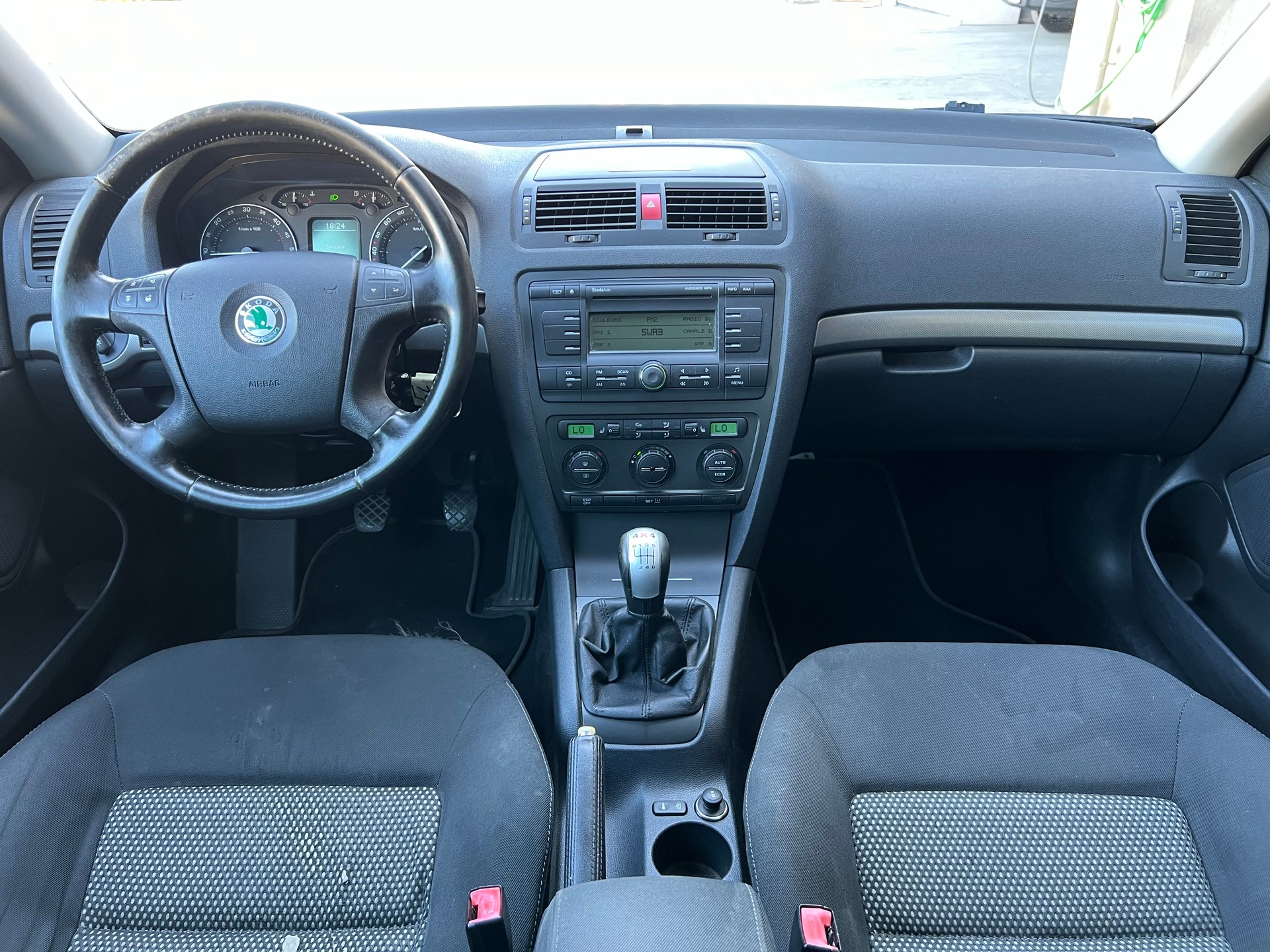 SKODA Octavia 2.0 TDI Swiss Adventure 4x4-image-12