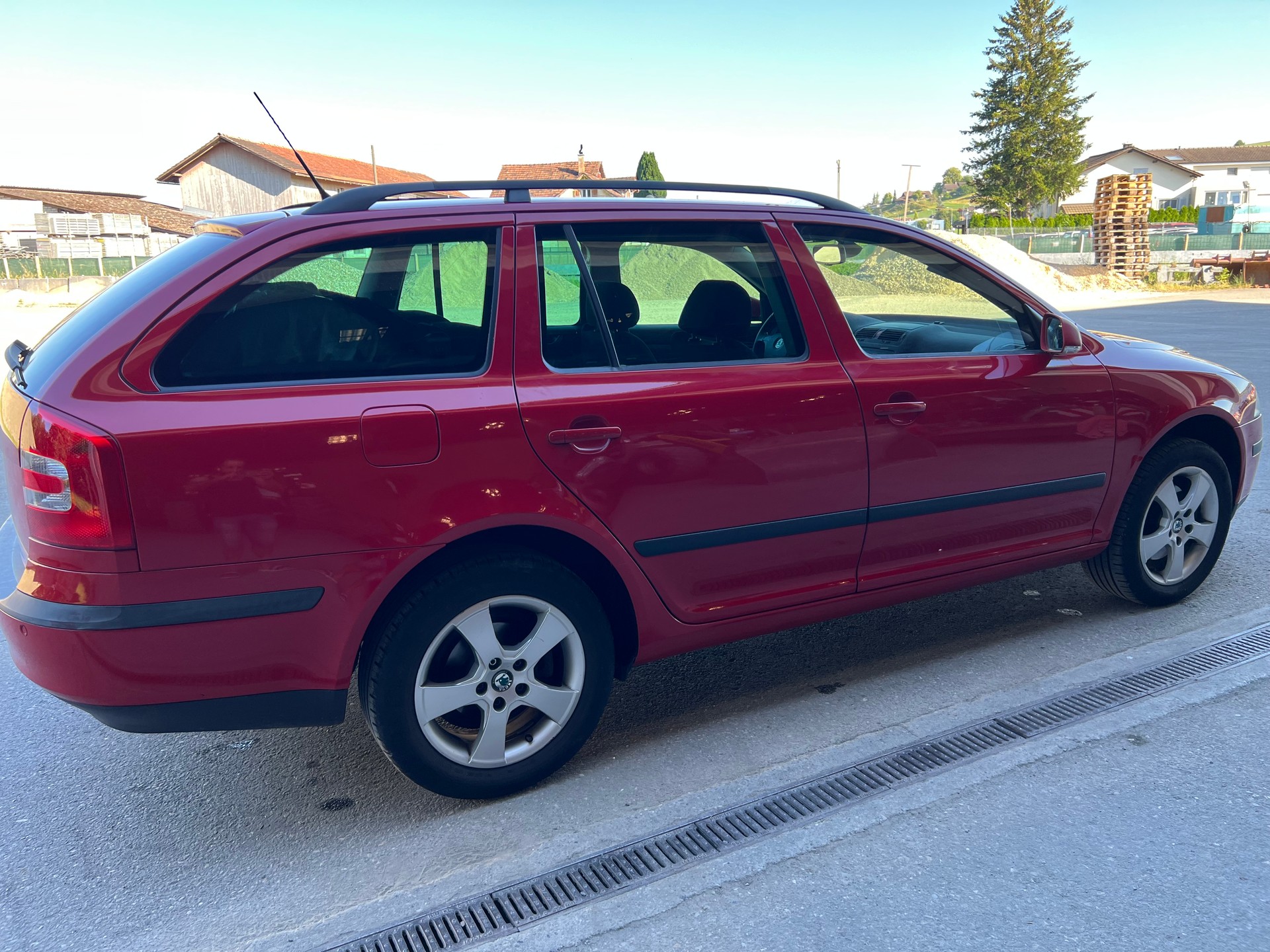 SKODA Octavia 2.0 TDI Swiss Adventure 4x4-image-4