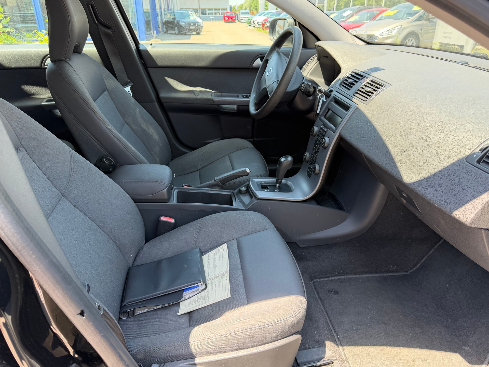 VOLVO V50 2.4-image-12
