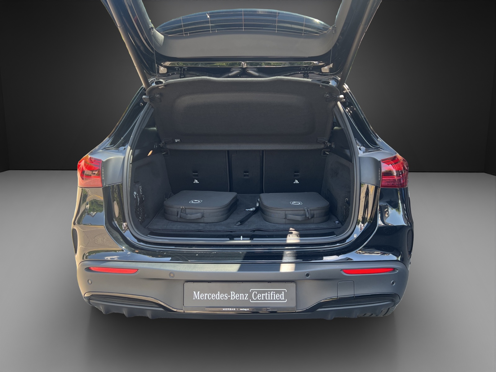 MERCEDES-BENZ EQA 350 AMG Line 4Matic-image-13