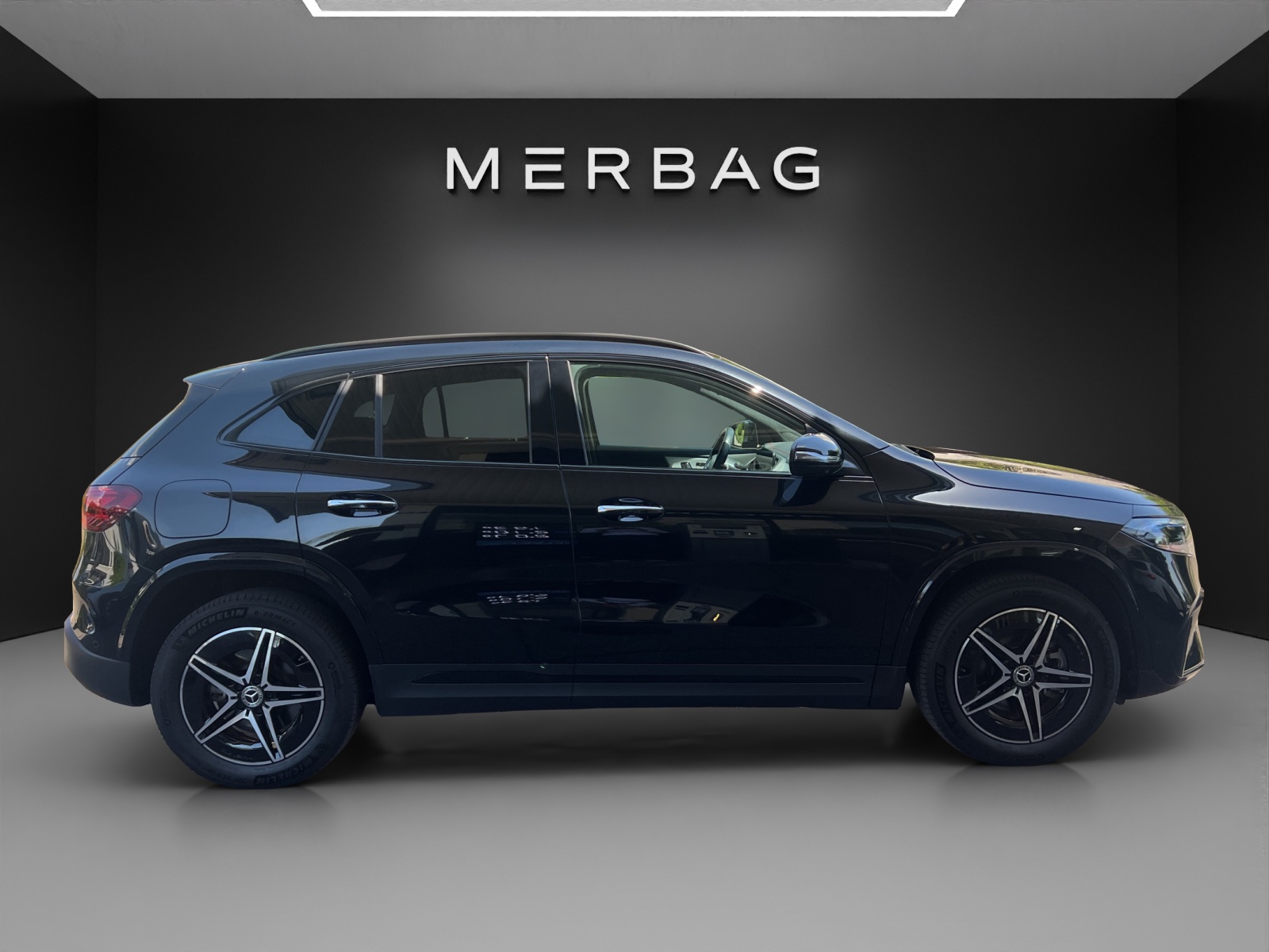 MERCEDES-BENZ EQA 350 AMG Line 4Matic-image-1