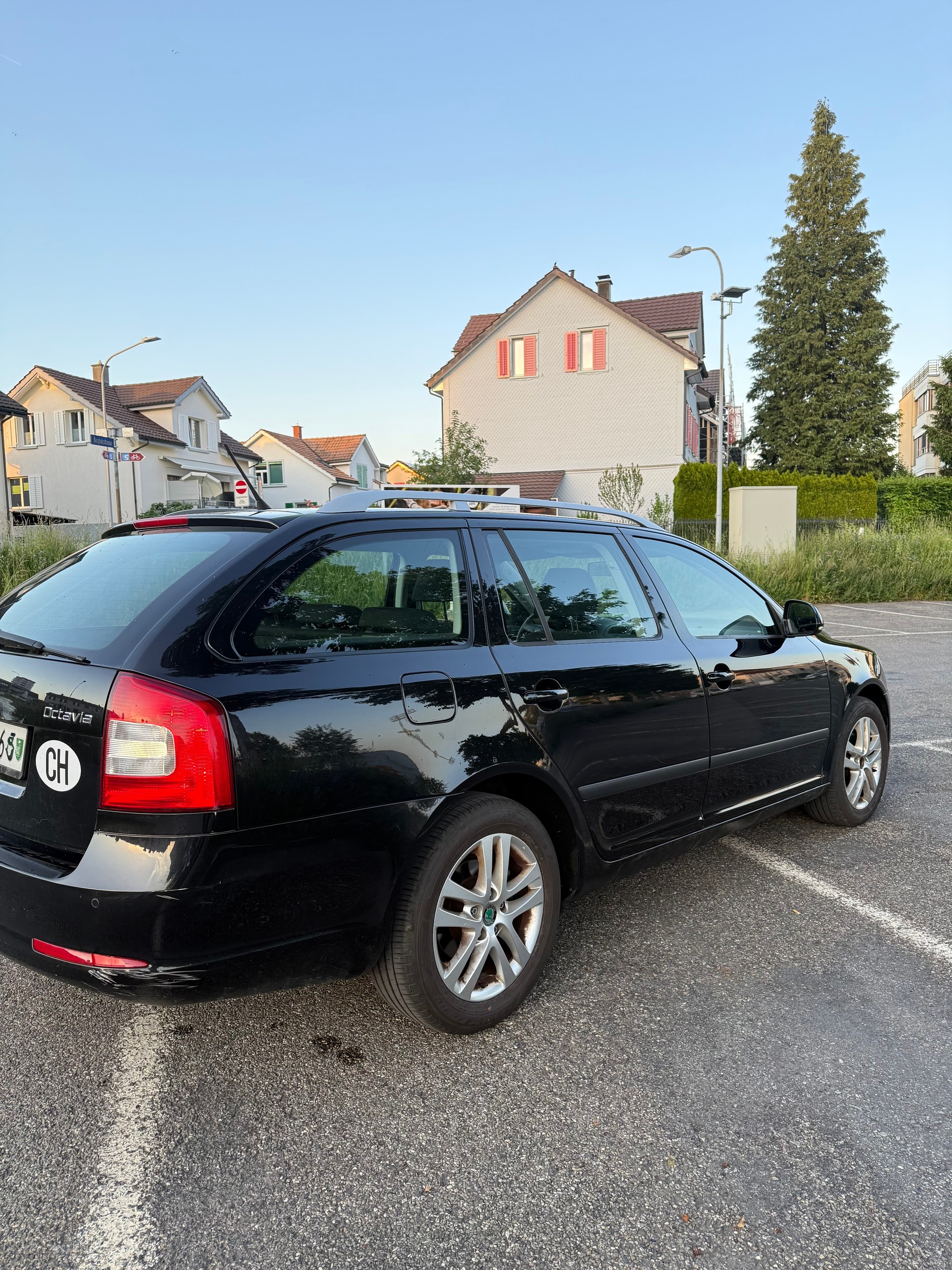 SKODA Octavia Combi 1.8 TSI Ambition 4x4-image-8