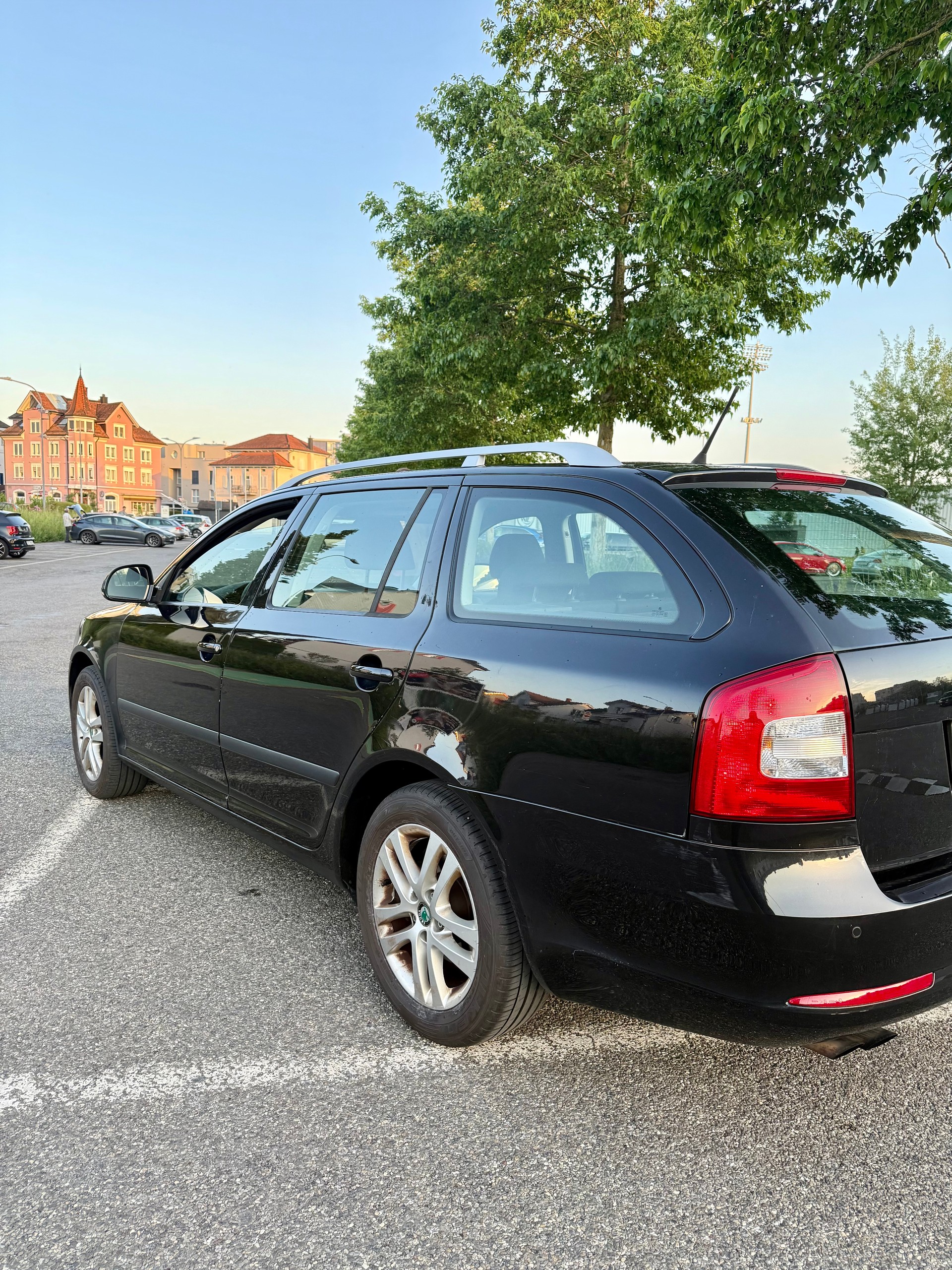 SKODA Octavia Combi 1.8 TSI Ambition 4x4-image-3