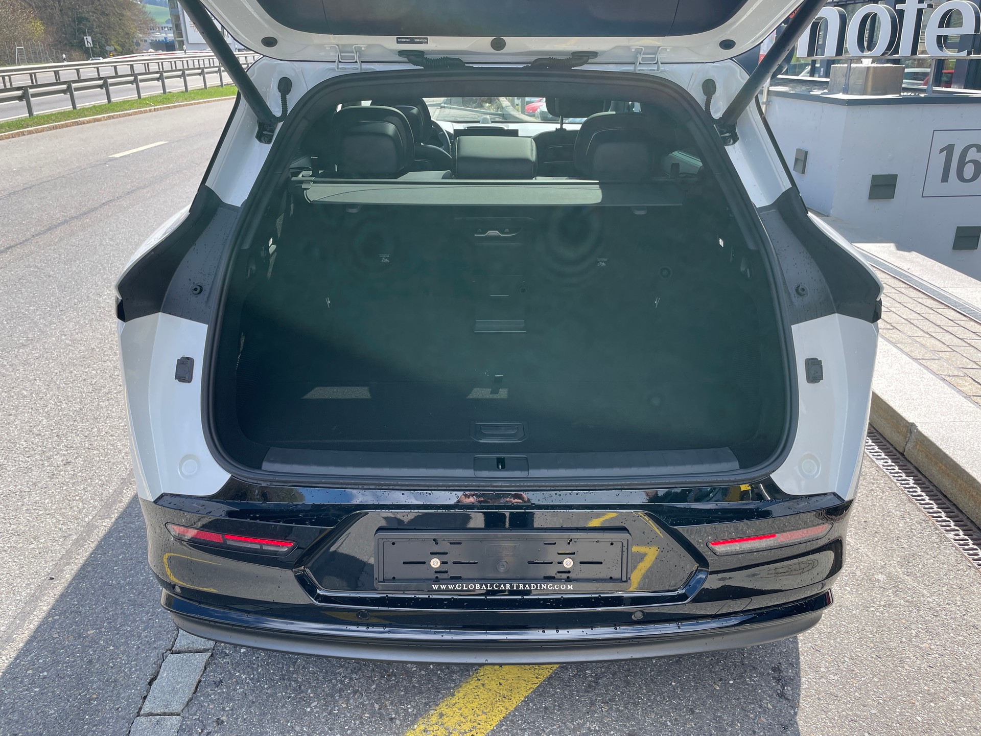 ZEEKR 7X 100kWh Privilege AWD mit Comfort und Cockpitpaket, AHK, Modell 2026-image-8