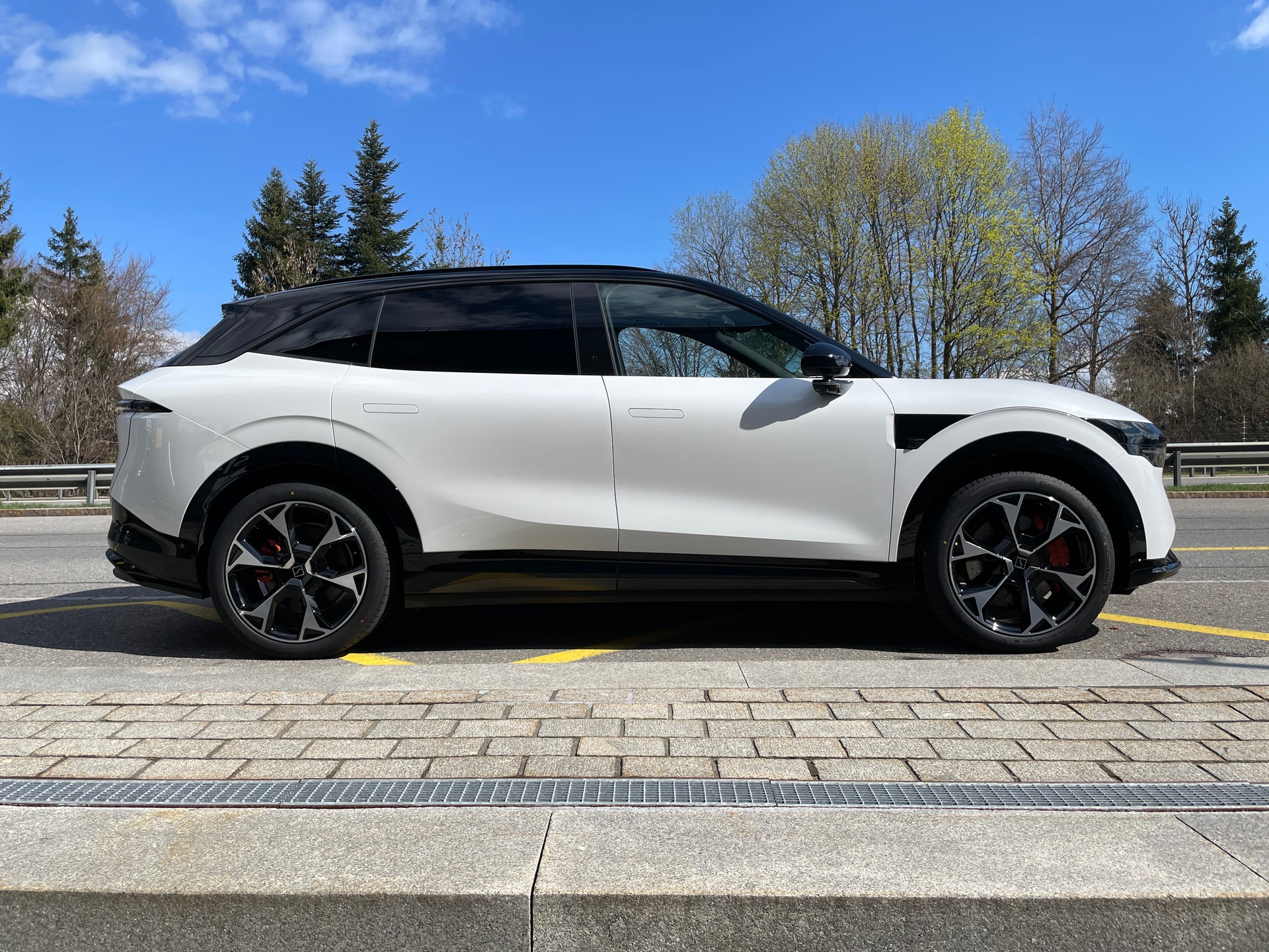 ZEEKR 7X 100kWh Privilege AWD mit Comfort und Cockpitpaket, AHK, Modell 2026-image-4