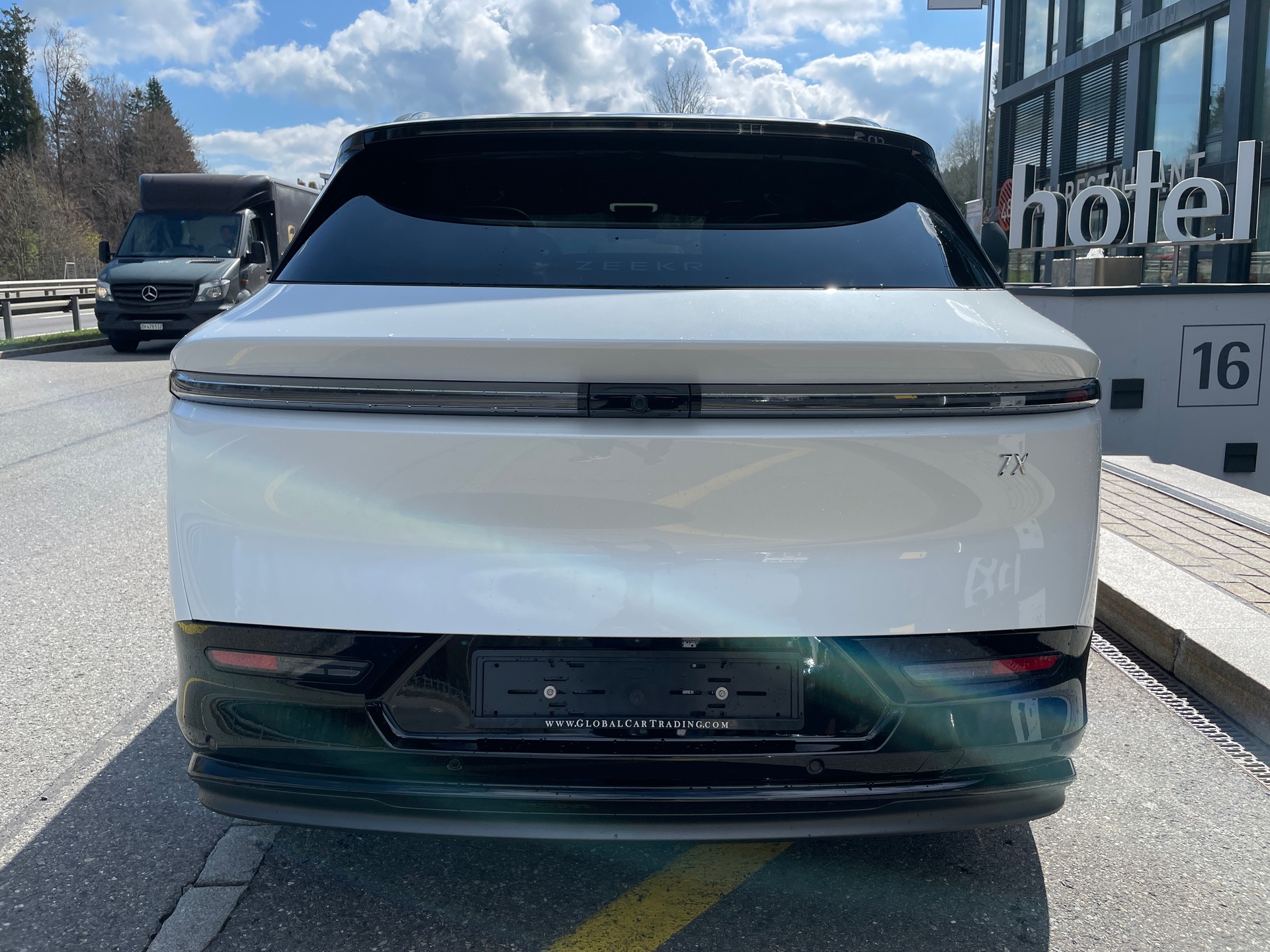 ZEEKR 7X 100kWh Privilege AWD mit Comfort und Cockpitpaket, AHK, Modell 2026-image-7