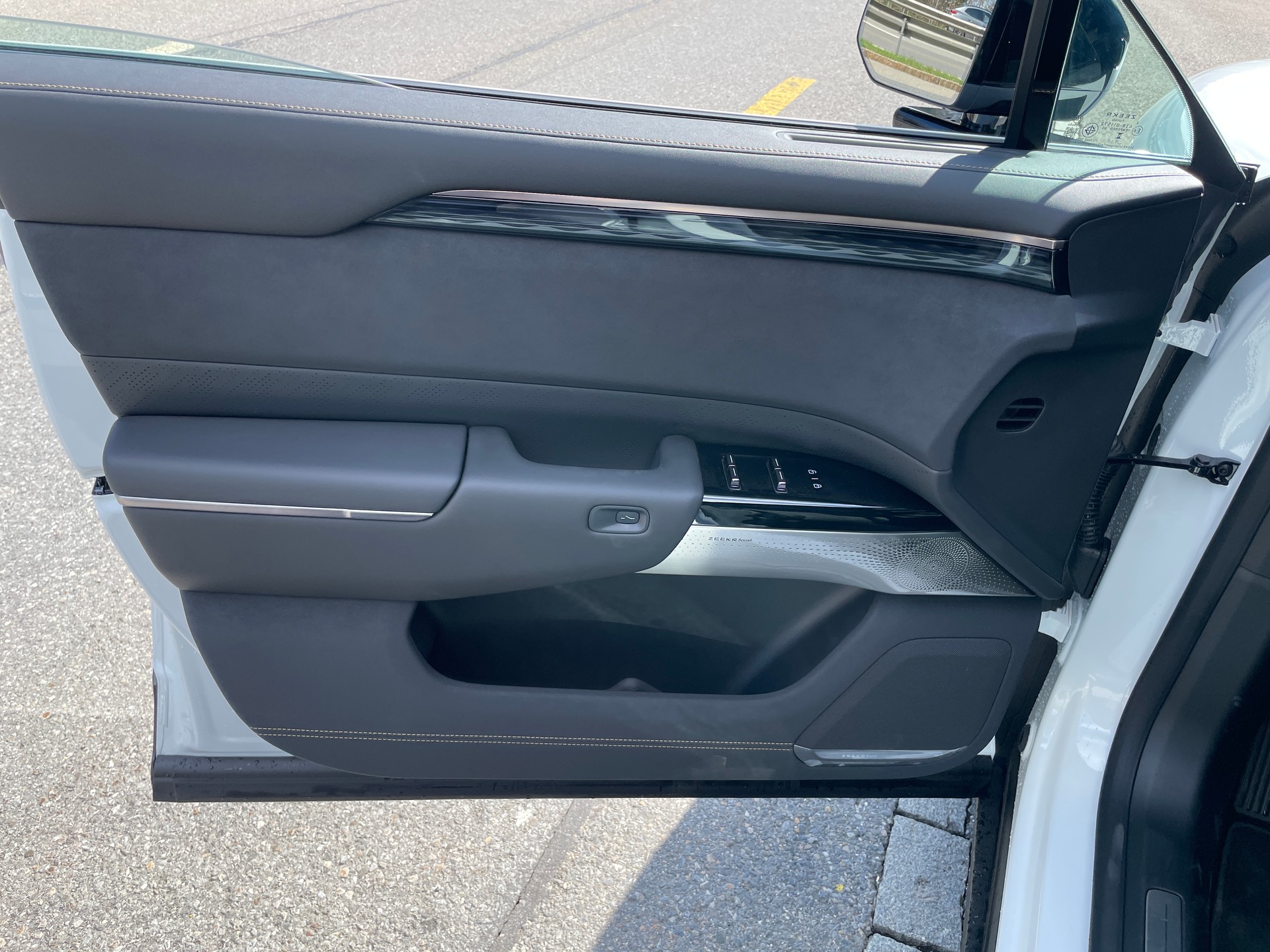 ZEEKR 7X 100kWh Privilege AWD mit Comfort und Cockpitpaket, AHK, Modell 2026-image-14