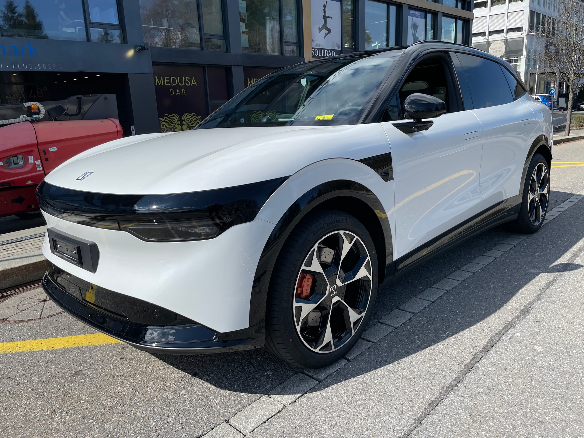 ZEEKR 7X 100kWh Privilege AWD mit Comfort und Cockpitpaket, AHK, Modell 2026-image-0