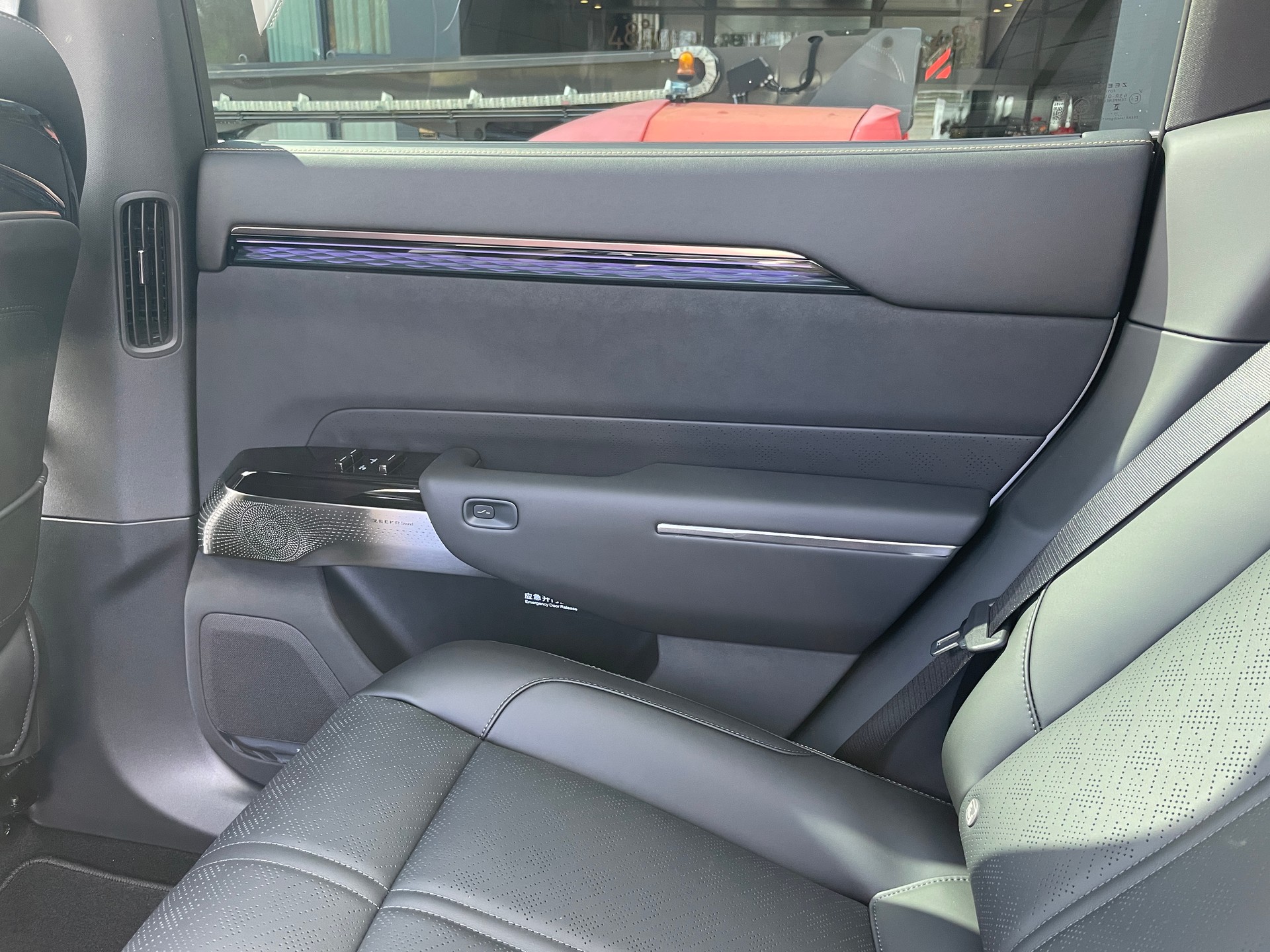 ZEEKR 7X 100kWh Privilege AWD mit Comfort und Cockpitpaket, AHK, Modell 2026-image-24