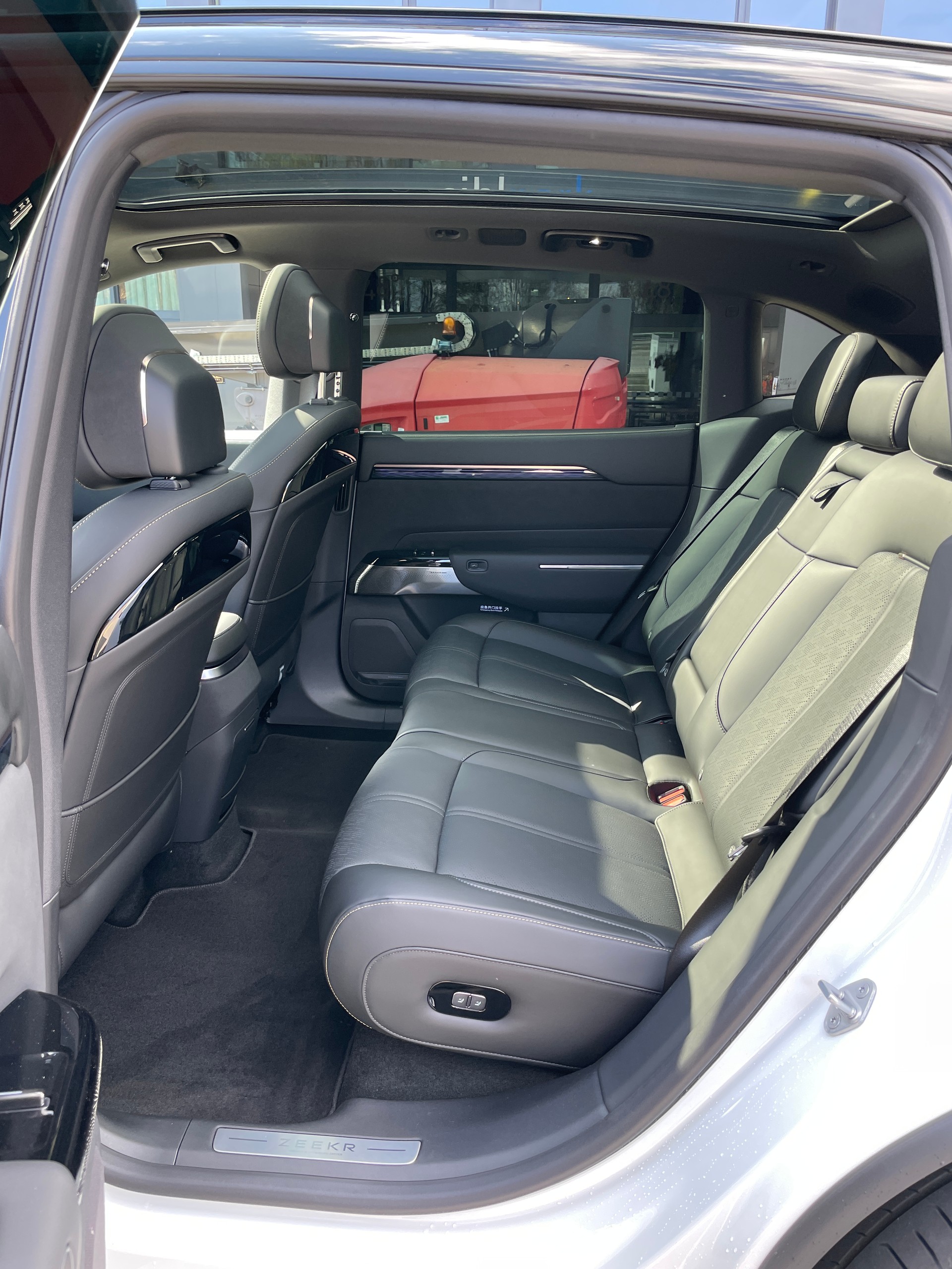 ZEEKR 7X 100kWh Privilege AWD mit Comfort und Cockpitpaket, AHK, Modell 2026-image-19