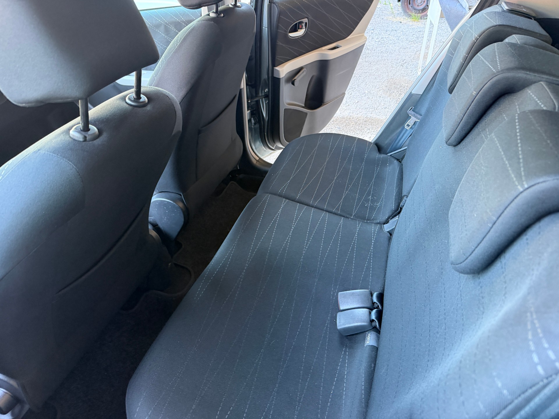 TOYOTA Yaris 1.3 Linea Luna-image-6