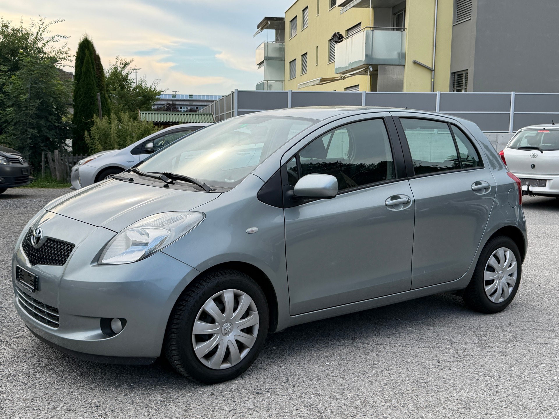 TOYOTA Yaris 1.3 Linea Luna-image-1