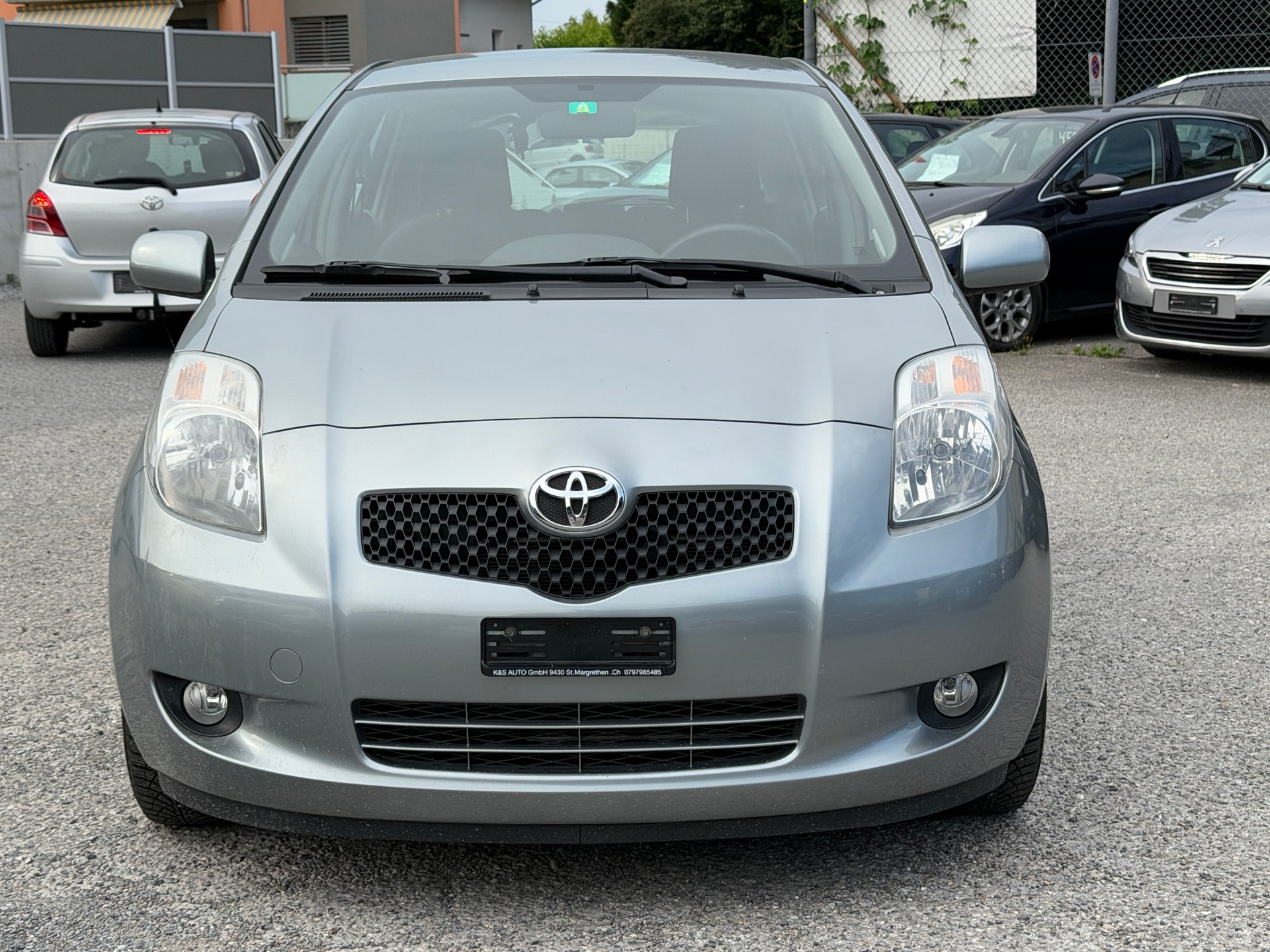 TOYOTA Yaris 1.3 Linea Luna-image-3