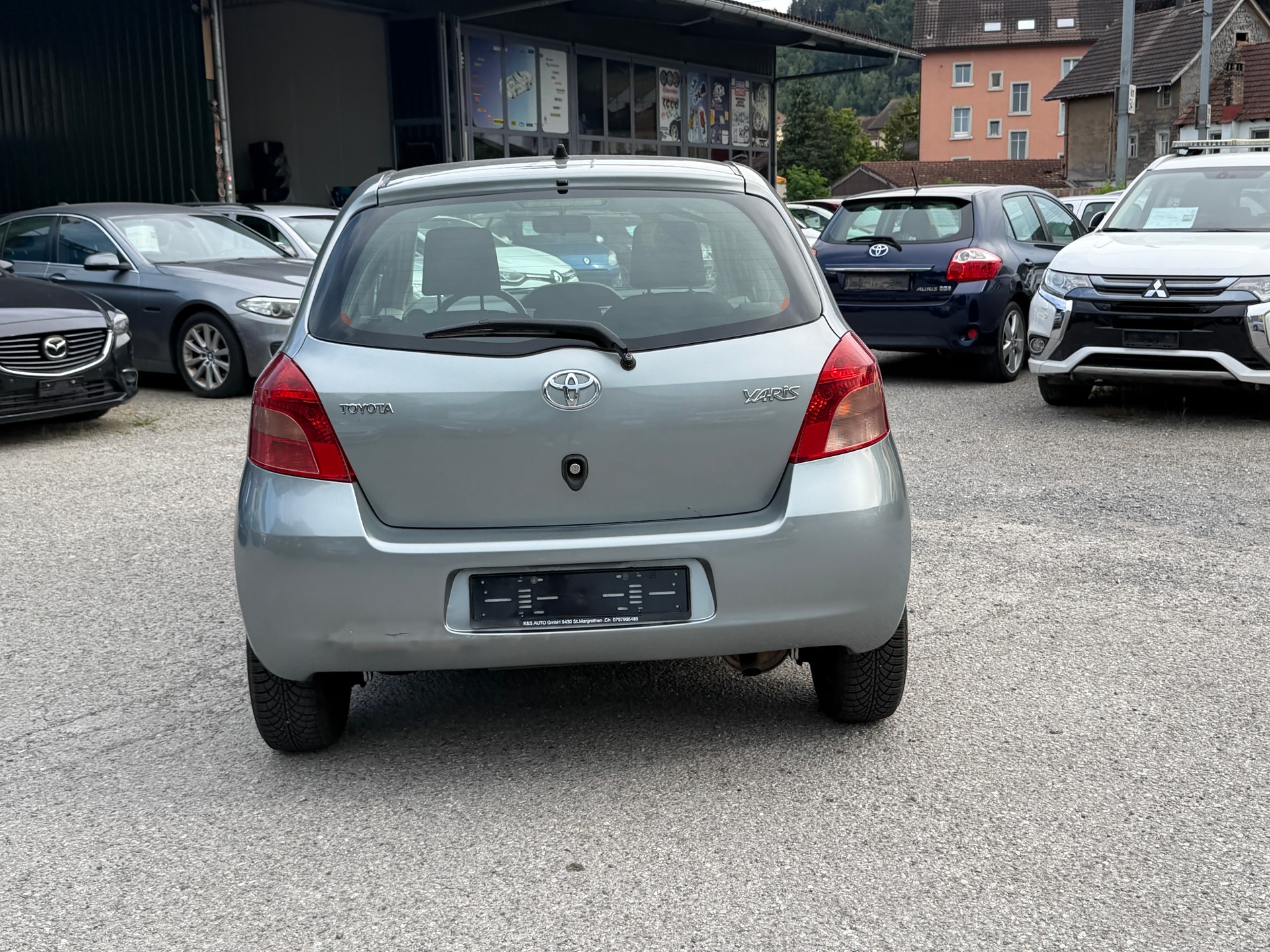 TOYOTA Yaris 1.3 Linea Luna-image-13