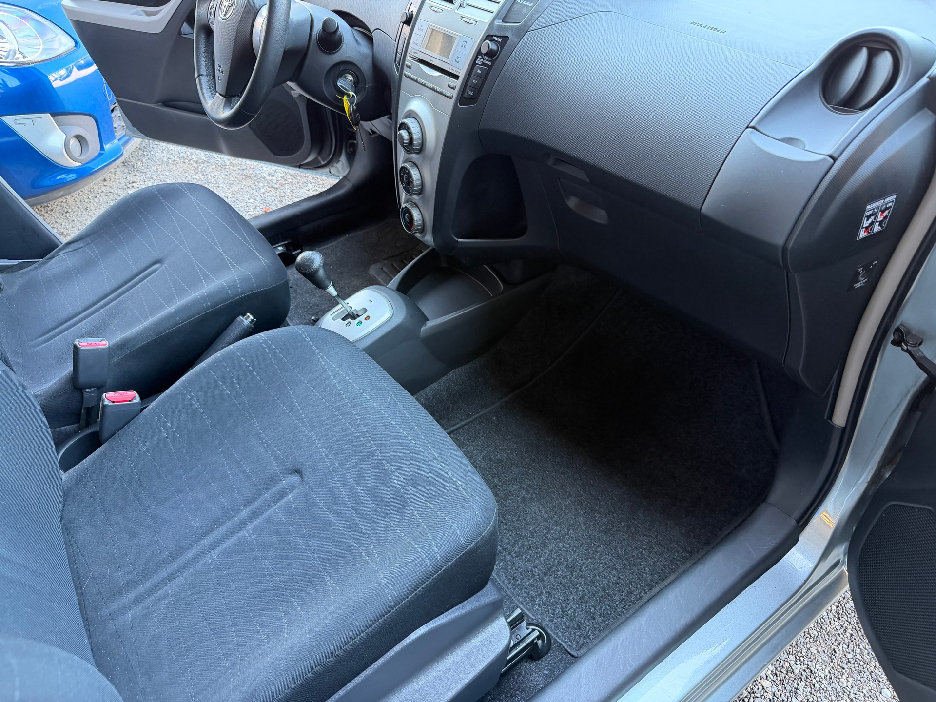 TOYOTA Yaris 1.3 Linea Luna-image-10