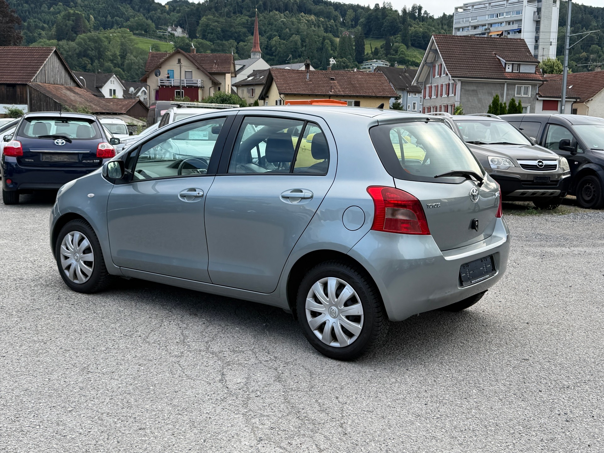 TOYOTA Yaris 1.3 Linea Luna-image-12
