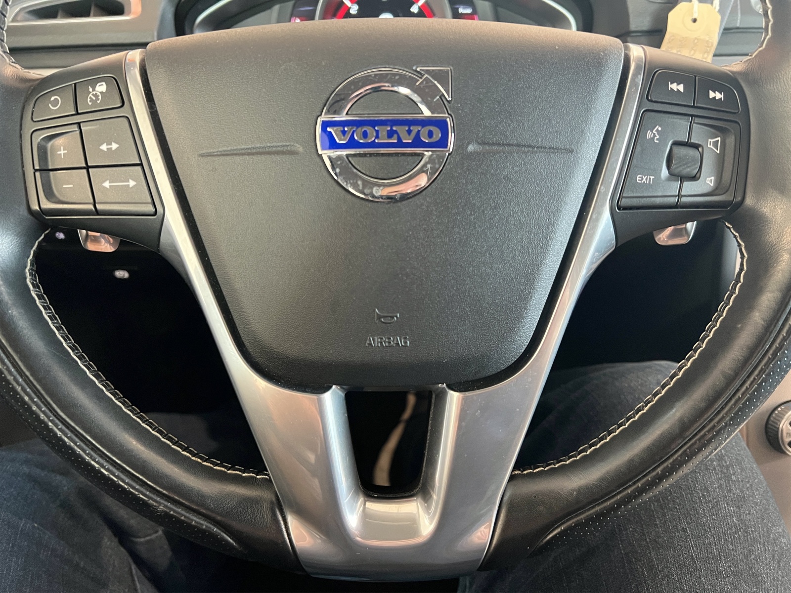 VOLVO V70 D4 AWD Momentum Classic Edition Geartronic-image-16