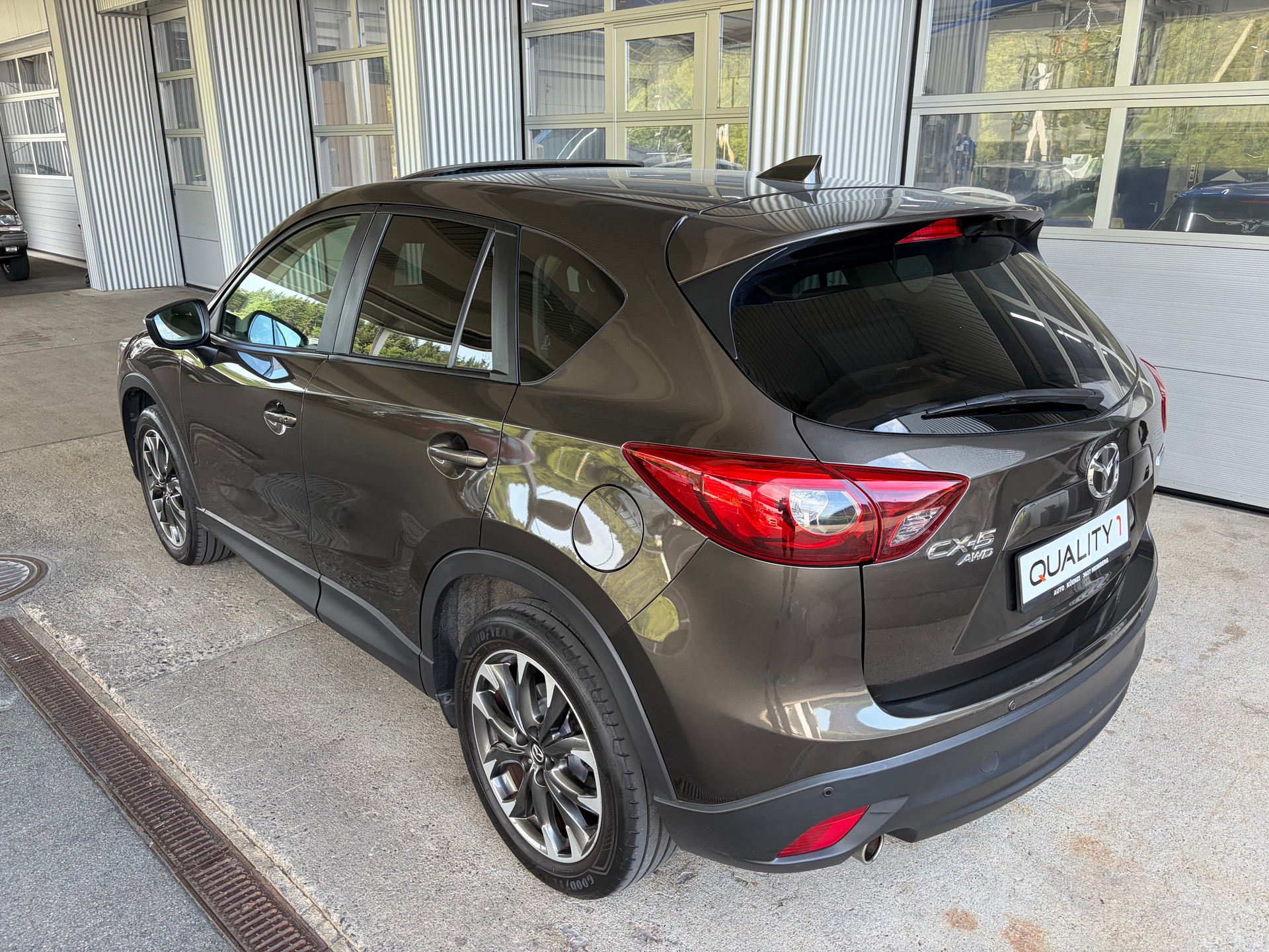 MAZDA CX-5 2.5 Revolution AWD Skyactive-G Automatic-image-2