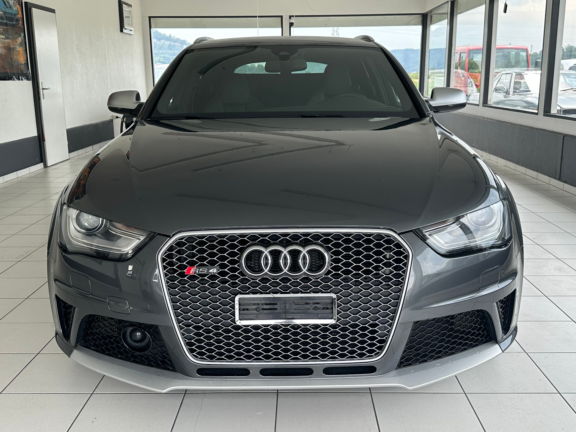 AUDI RS4 Avant 4.2 FSI V8 quattro S-tronic-image-1