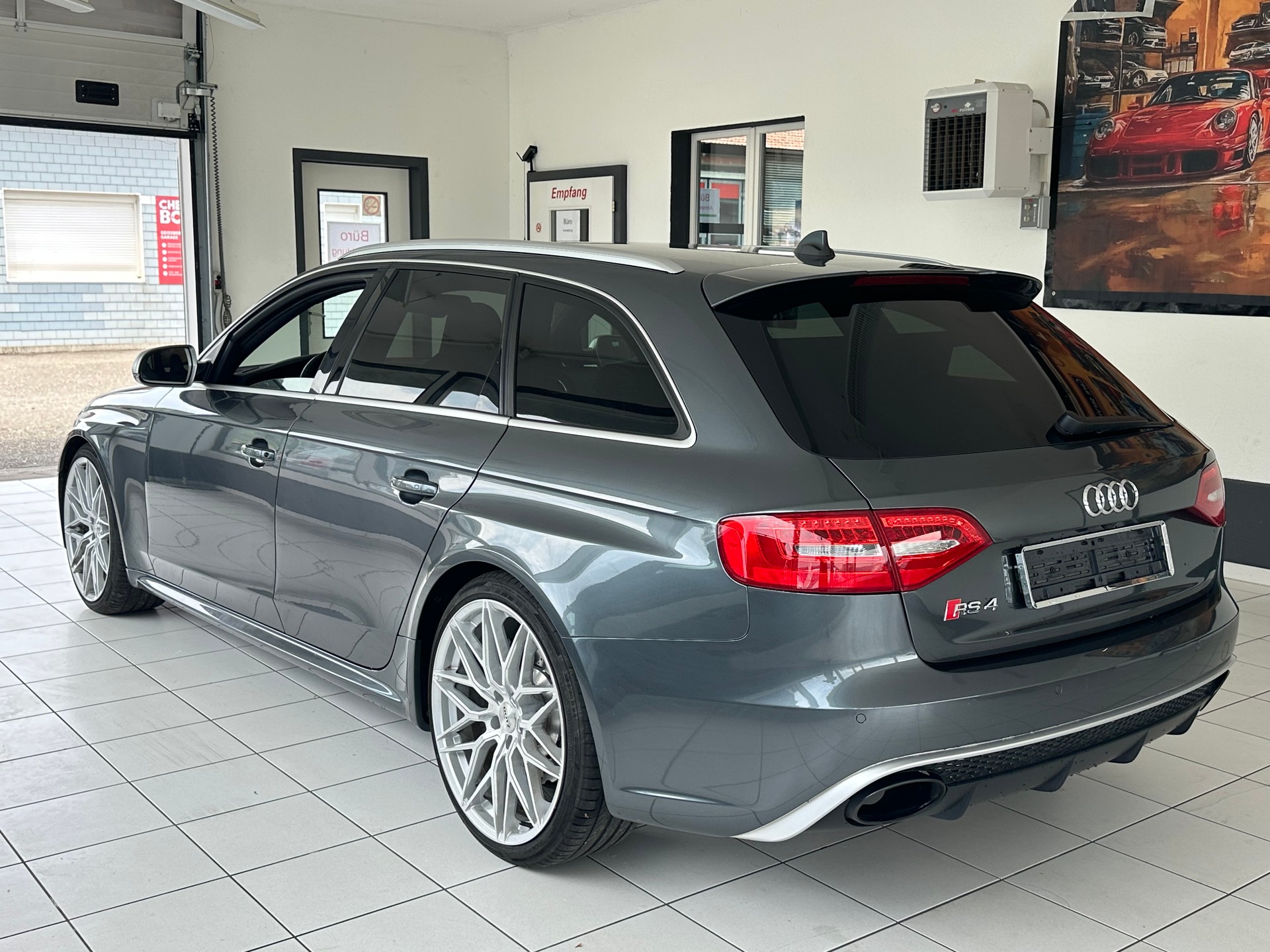 AUDI RS4 Avant 4.2 FSI V8 quattro S-tronic-image-6