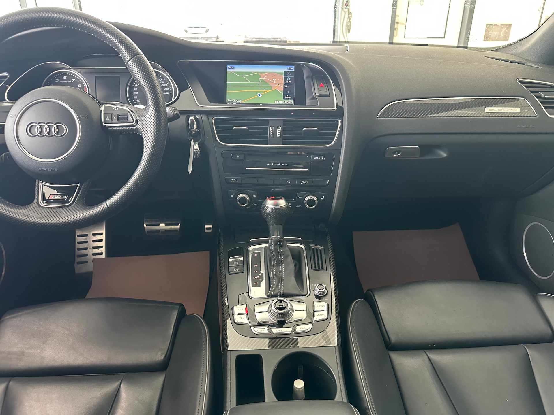 AUDI RS4 Avant 4.2 FSI V8 quattro S-tronic-image-10