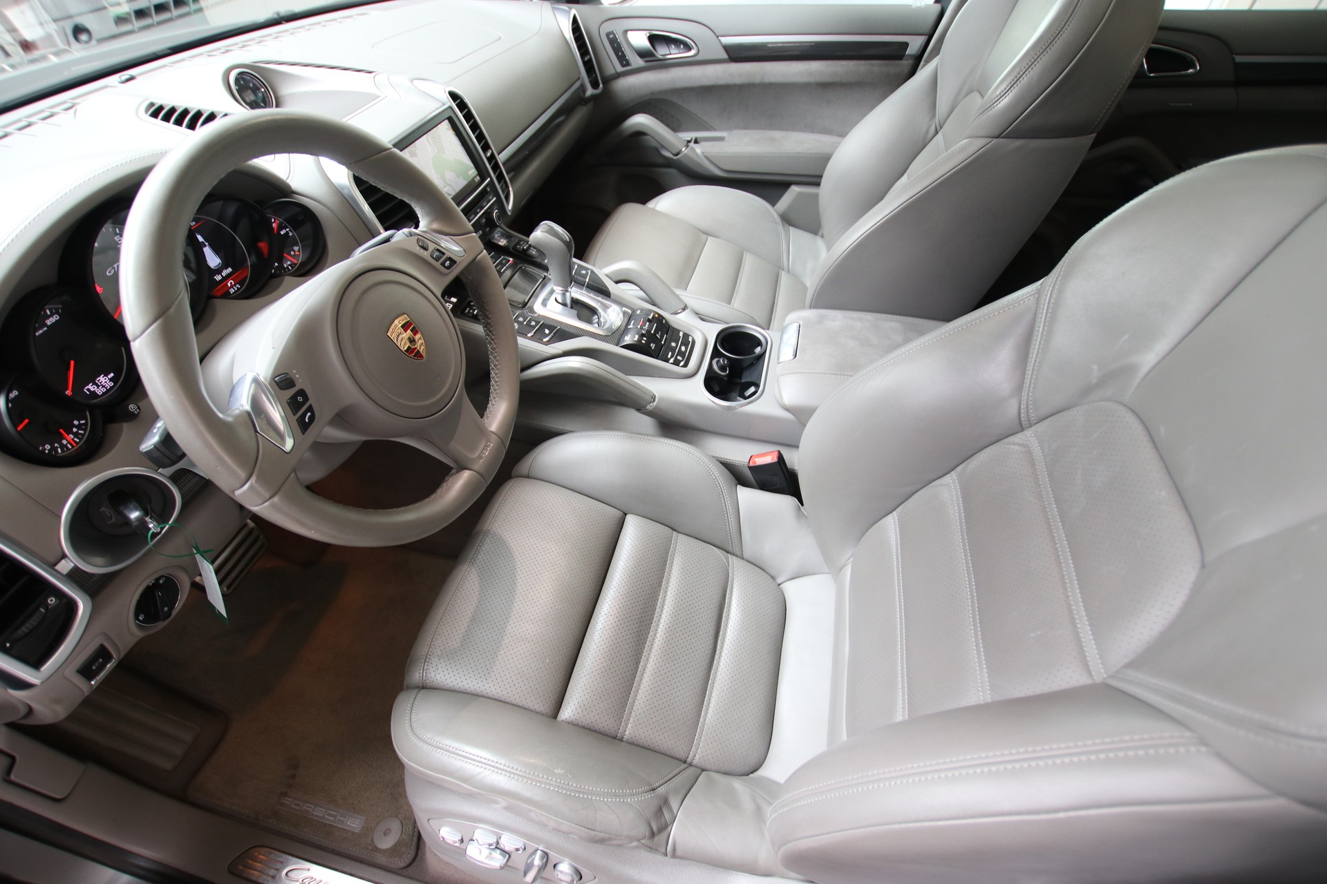 PORSCHE Cayenne GTS-image-11