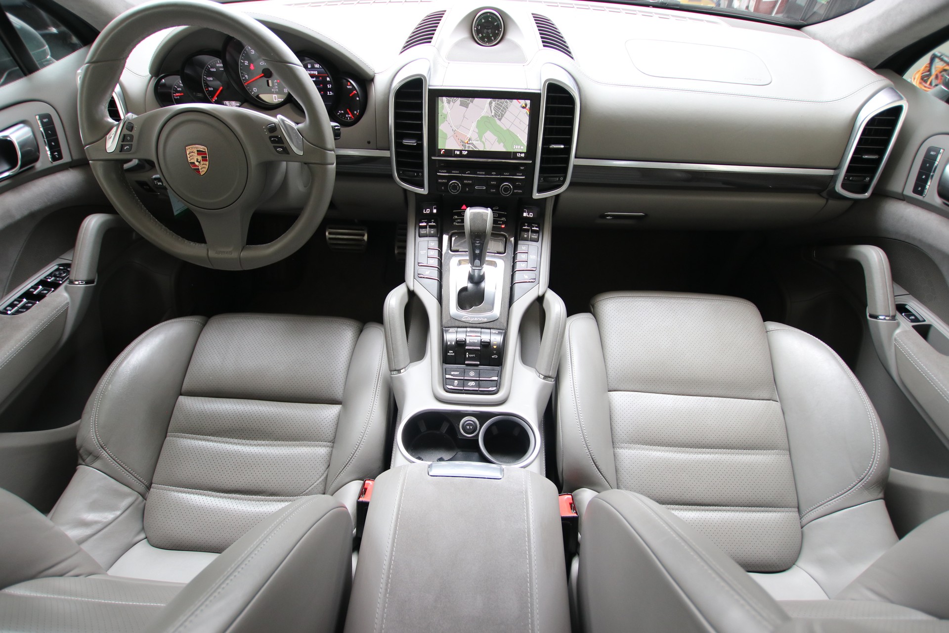 PORSCHE Cayenne GTS-image-9