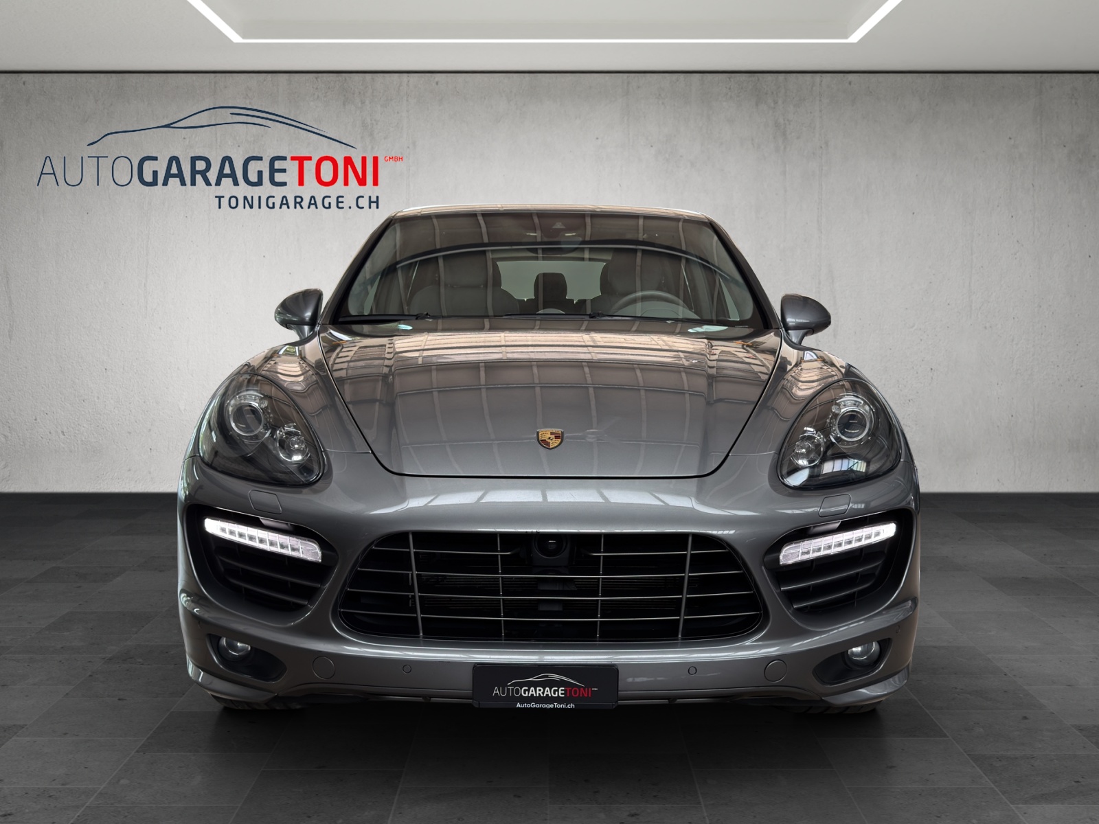 PORSCHE Cayenne GTS-image-2