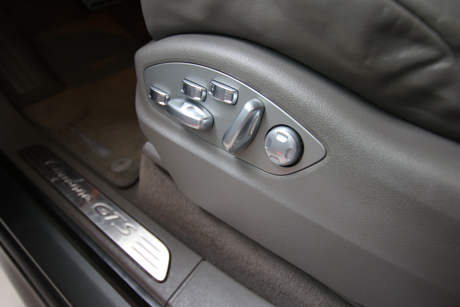 PORSCHE Cayenne GTS-image-21