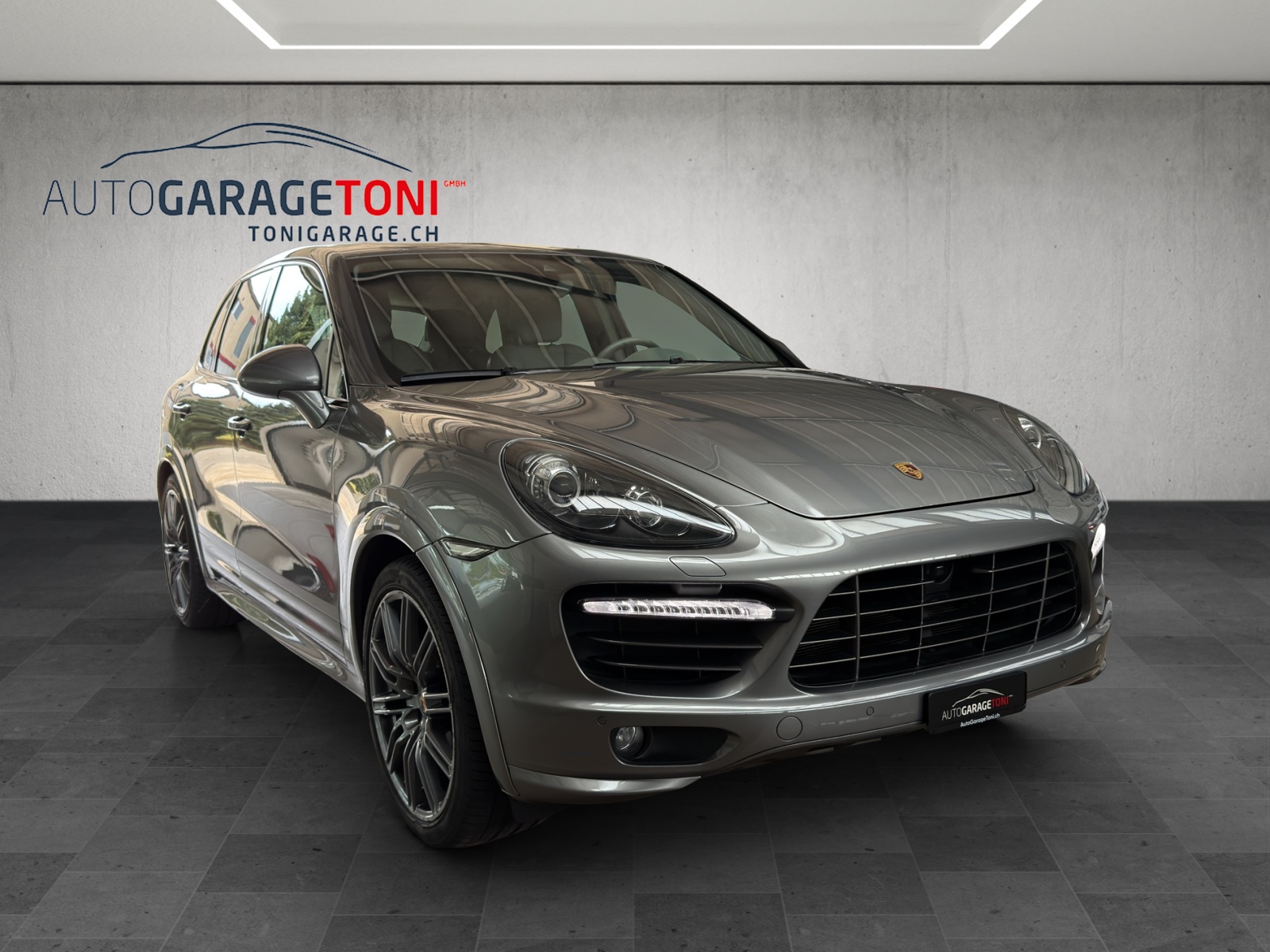 PORSCHE Cayenne GTS-image-1