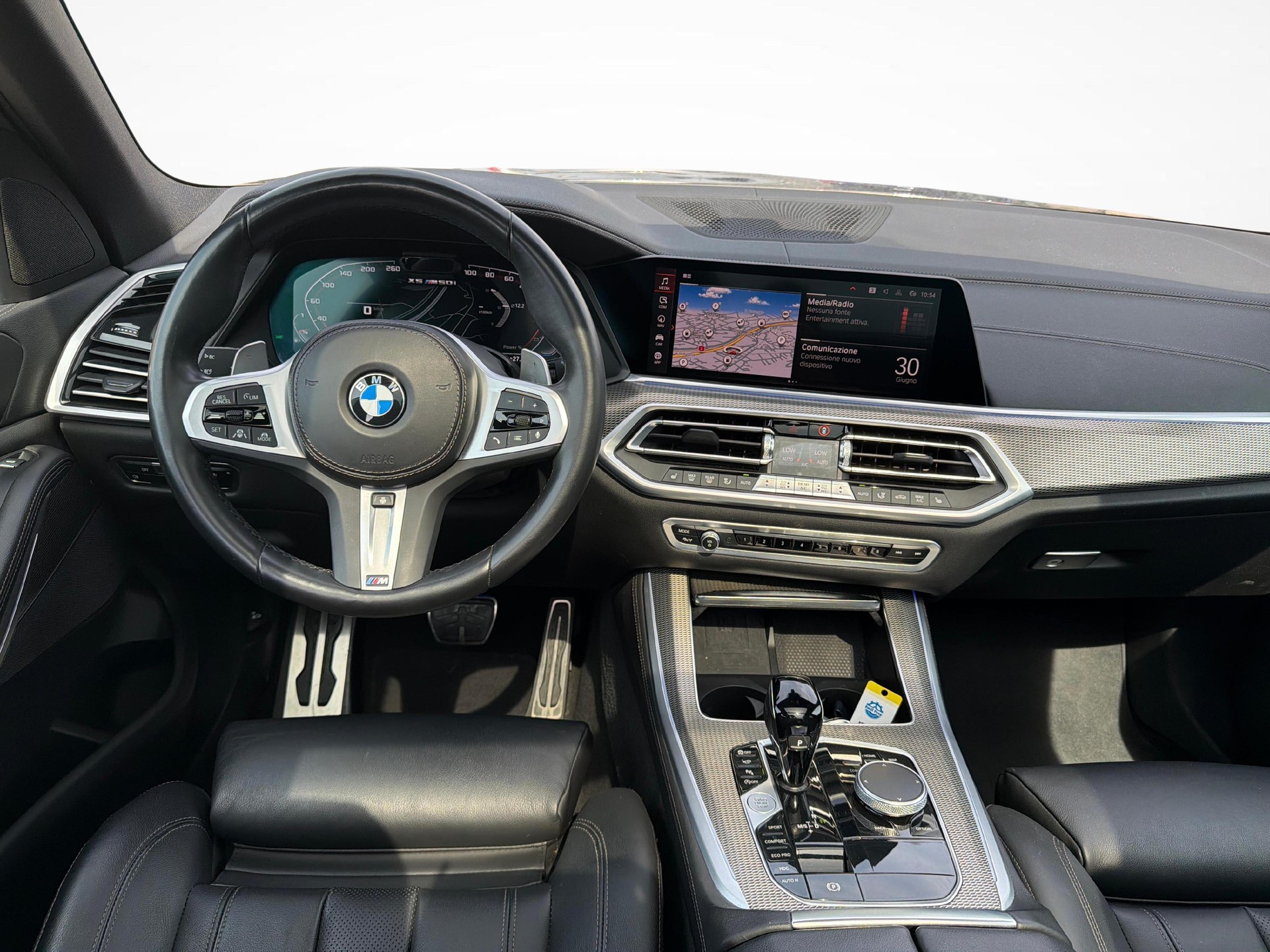 BMW X5 M50i xDrive-image-13